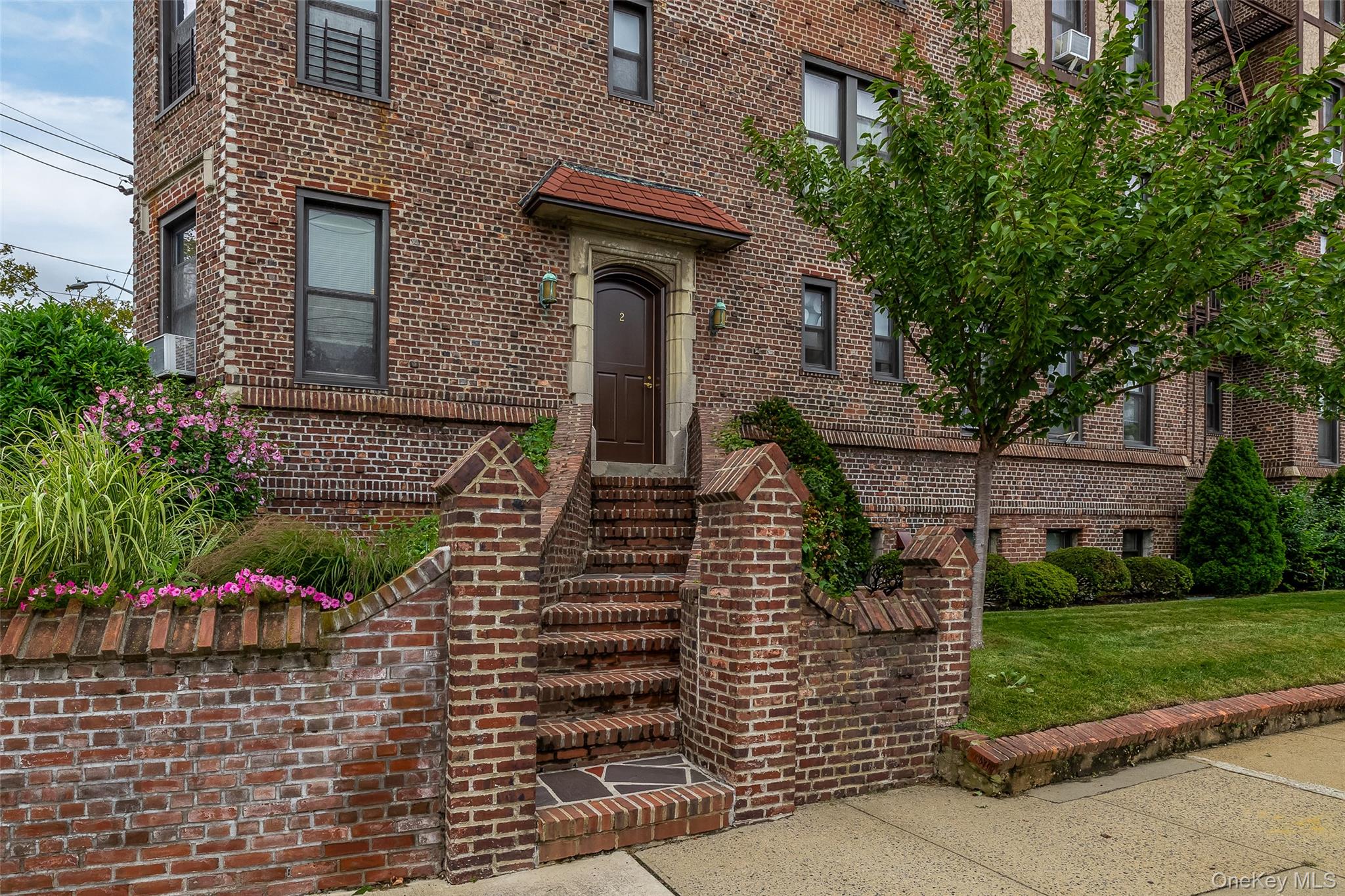 12 Hempstead Avenue Unit: 2