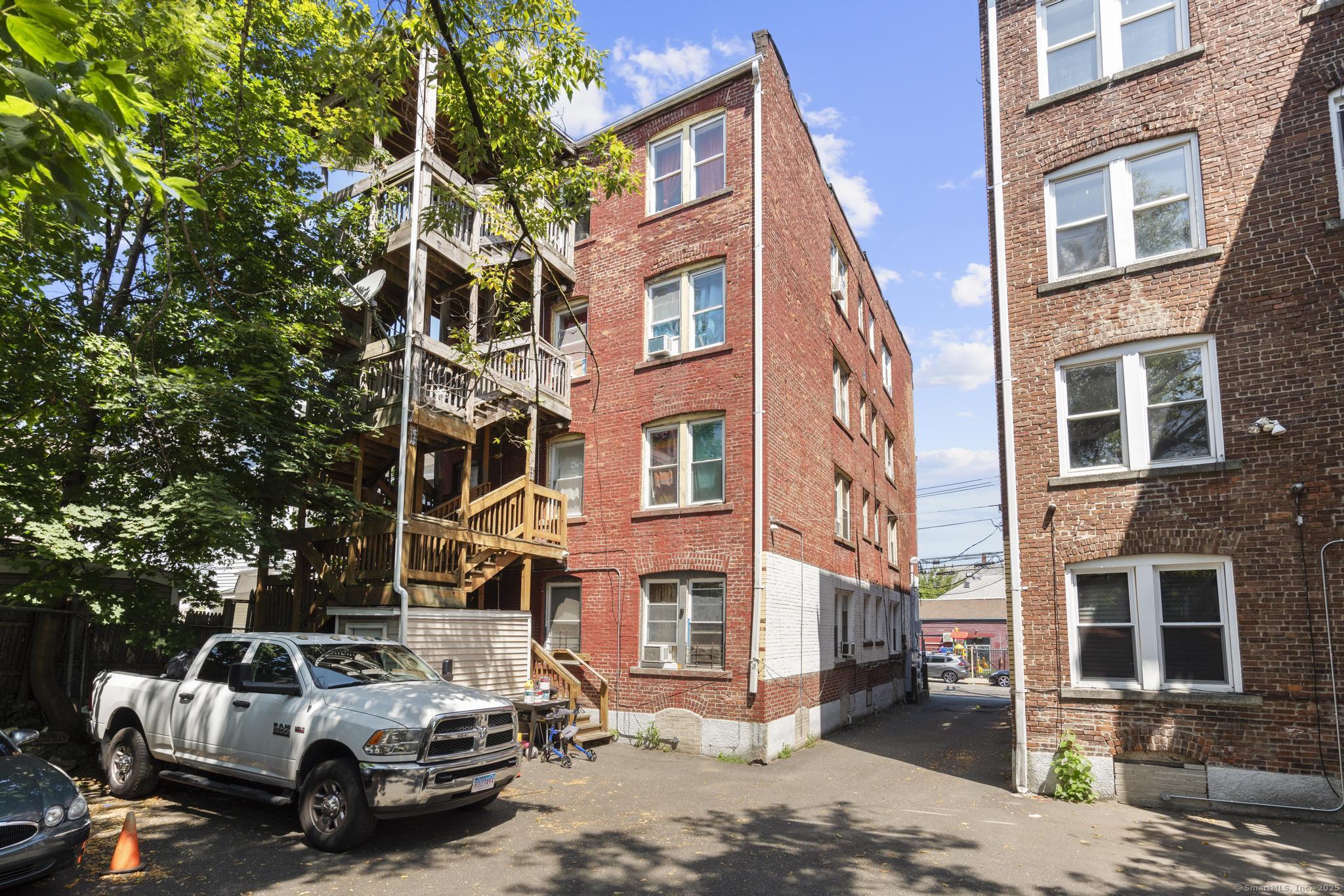 25 Whittier Street