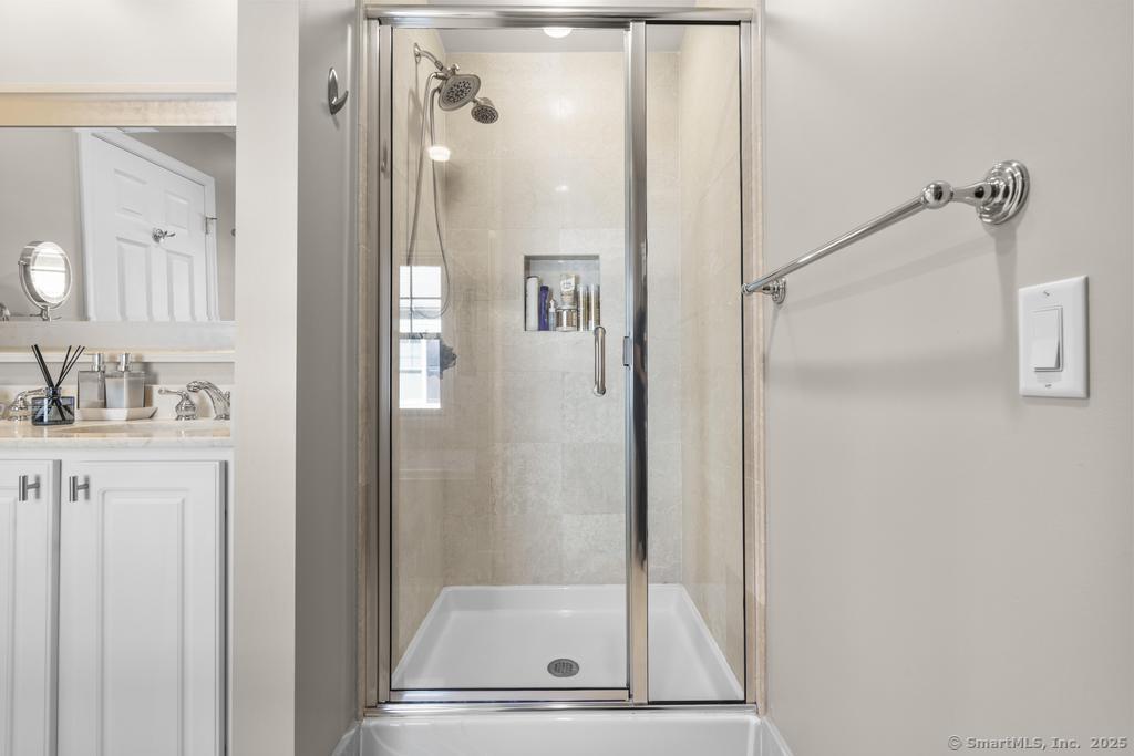 160 Glenbrook Road 6C