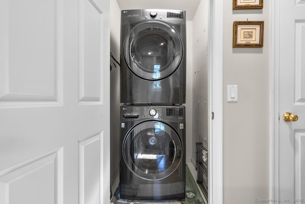 160 Glenbrook Road 6C