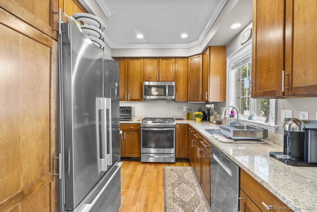 160 Glenbrook Road 6C