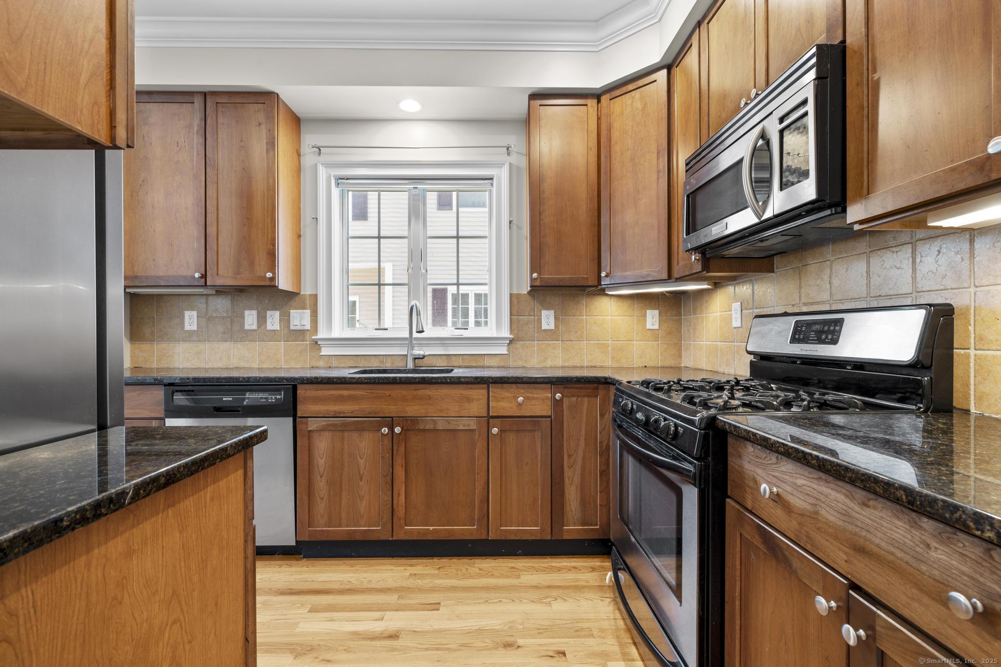 160 Glenbrook Road 4D