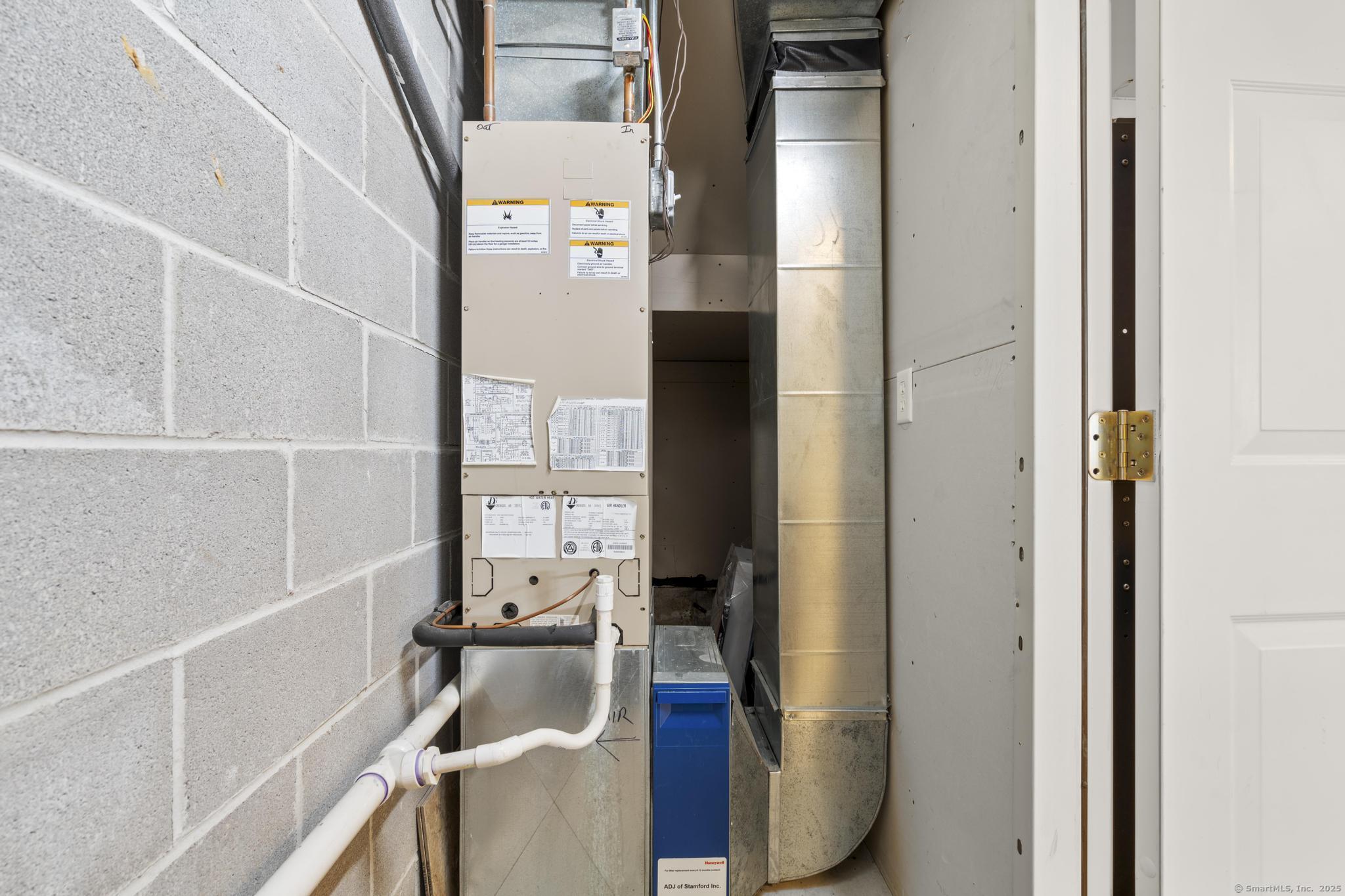 160 Glenbrook Road 4D