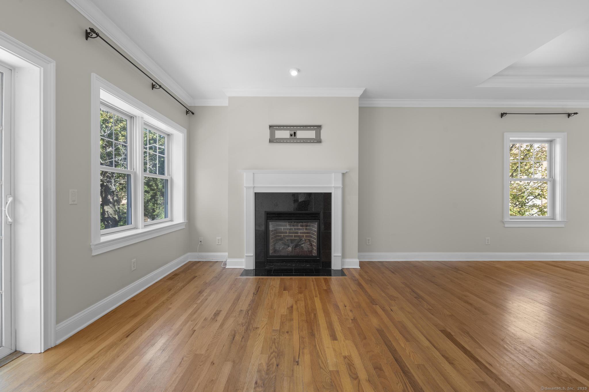 160 Glenbrook Road 4D