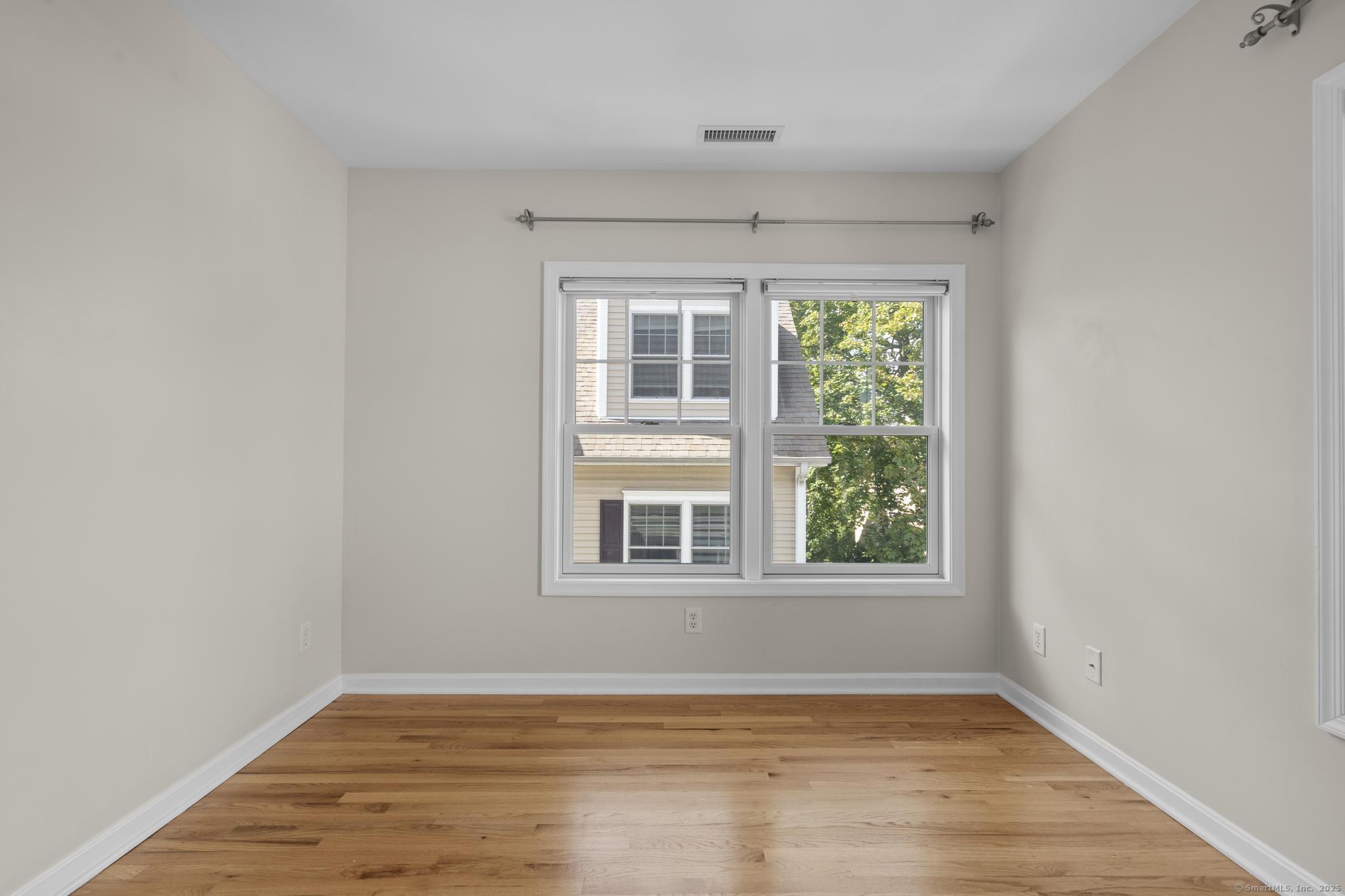 160 Glenbrook Road 4D