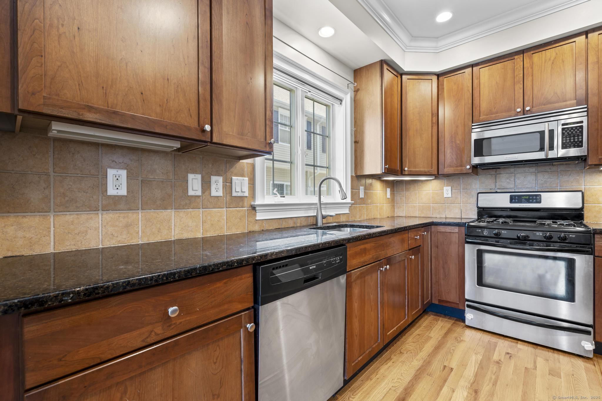 160 Glenbrook Road 4D