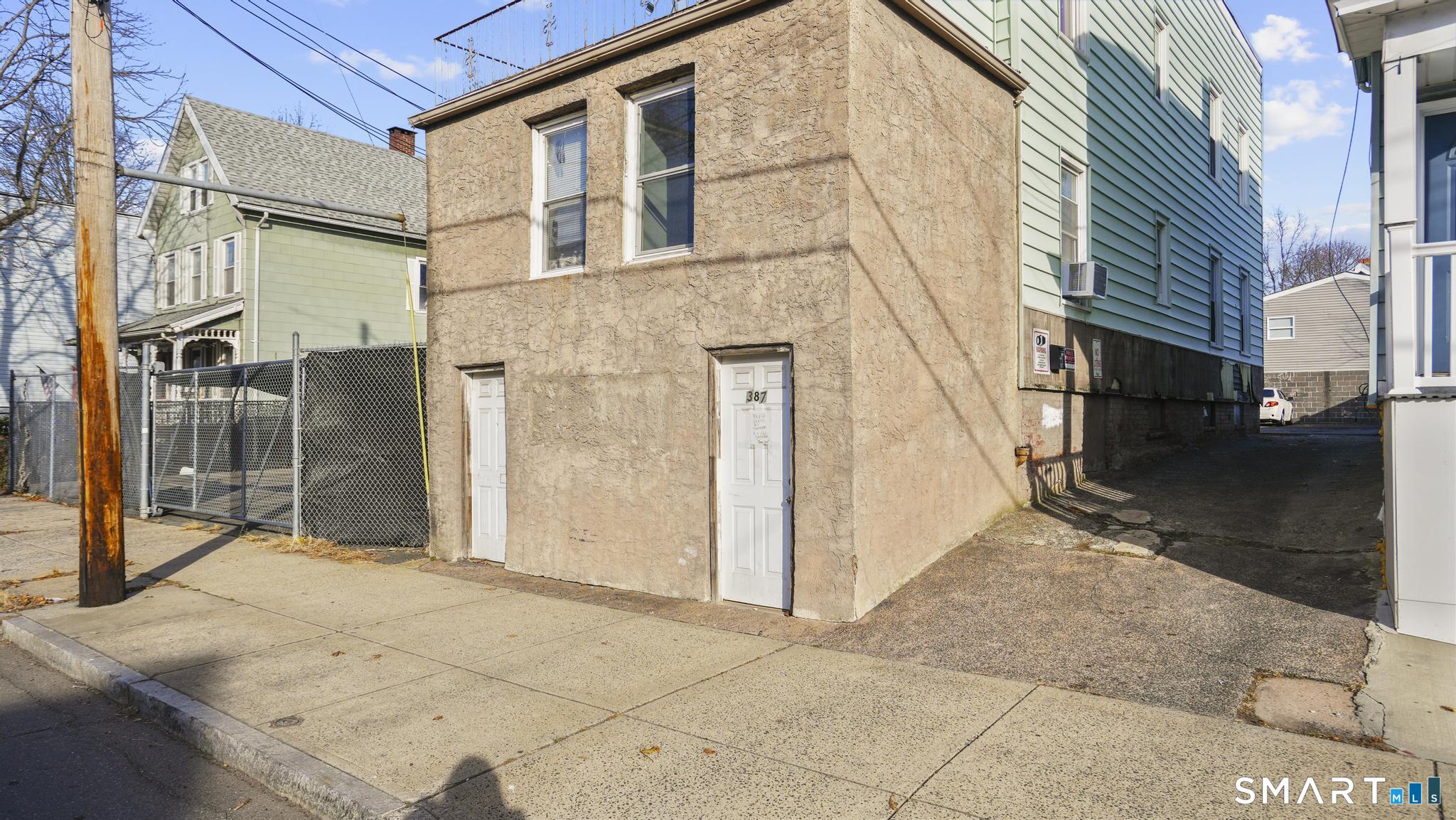 387 Blatchley Avenue