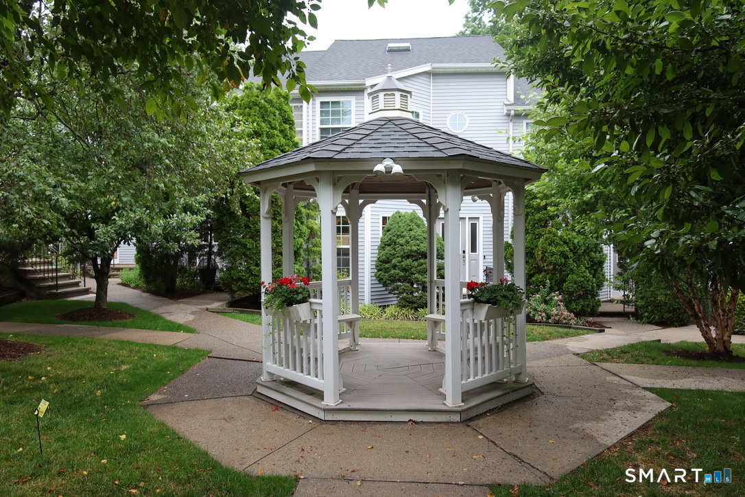 124 Hope Street B