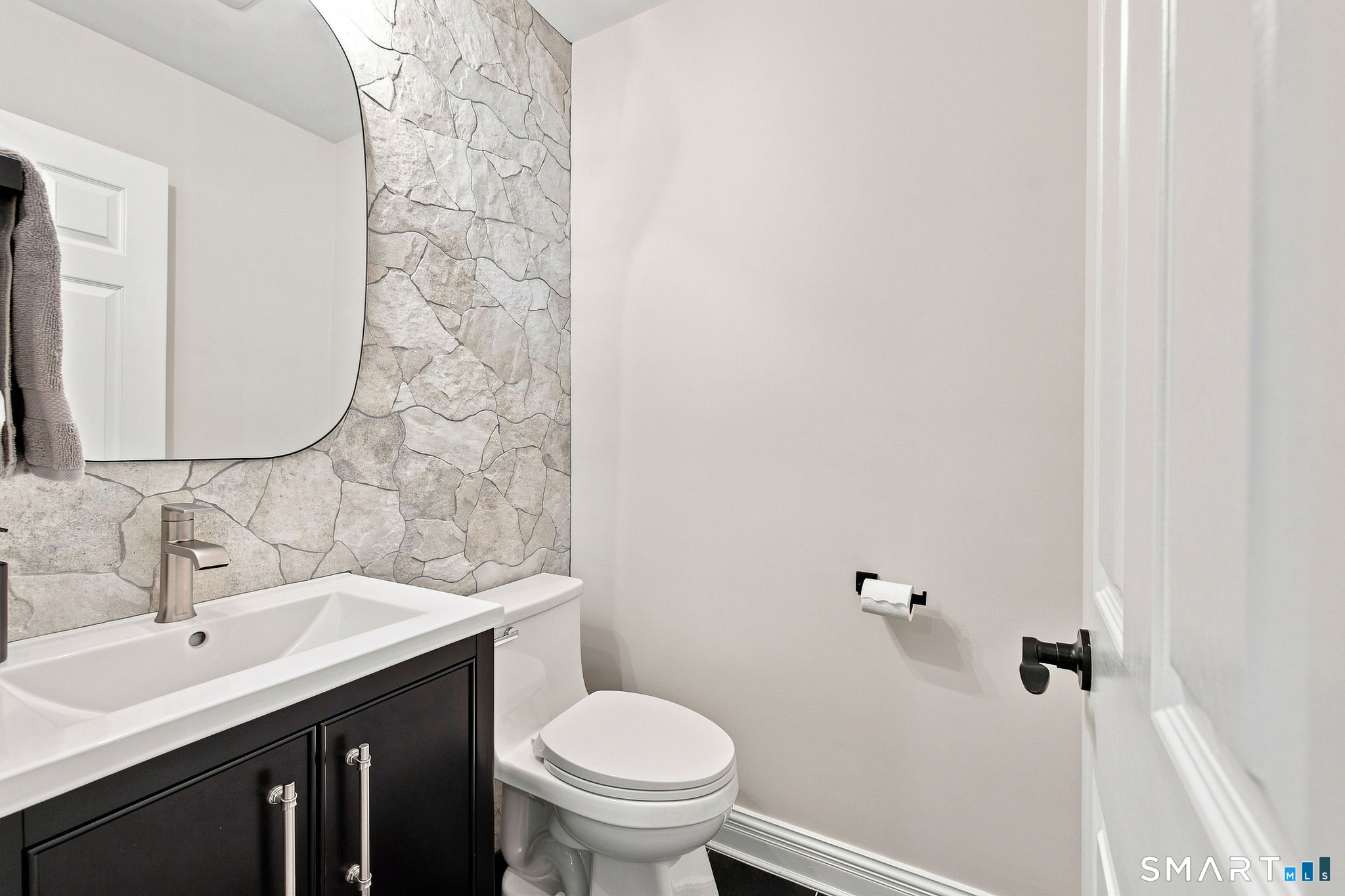 455 Hope Street Unit: 1E
