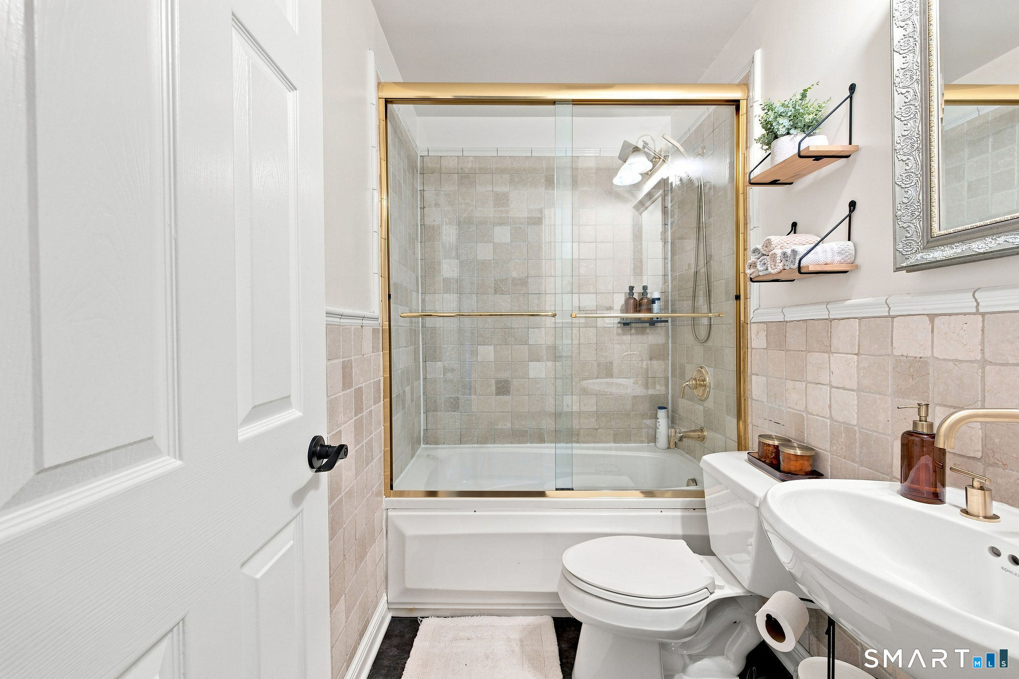 455 Hope Street Unit: 1E