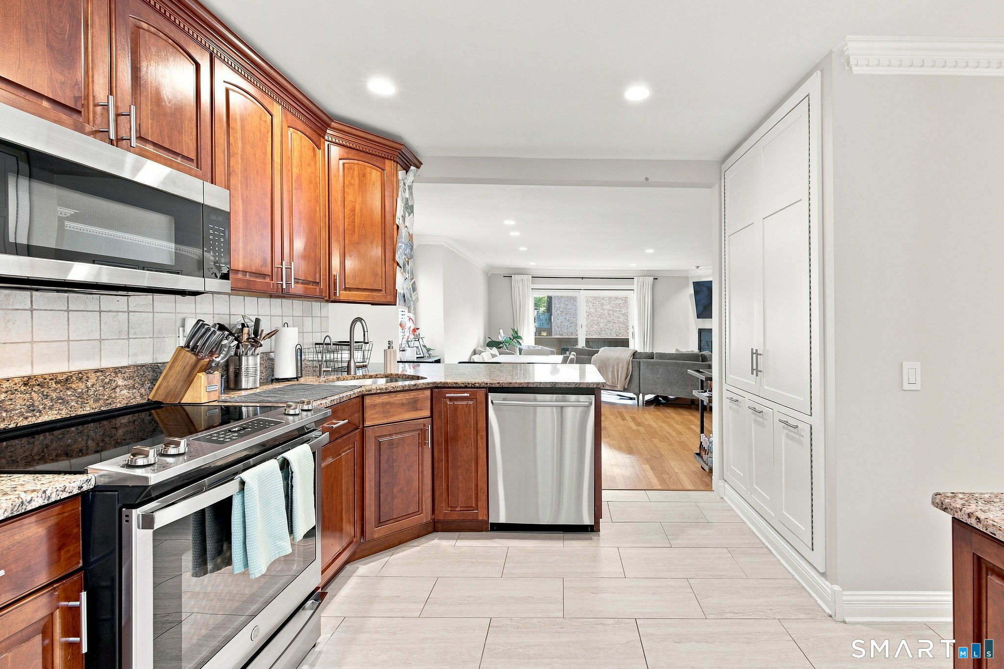 455 Hope Street Unit: 1E