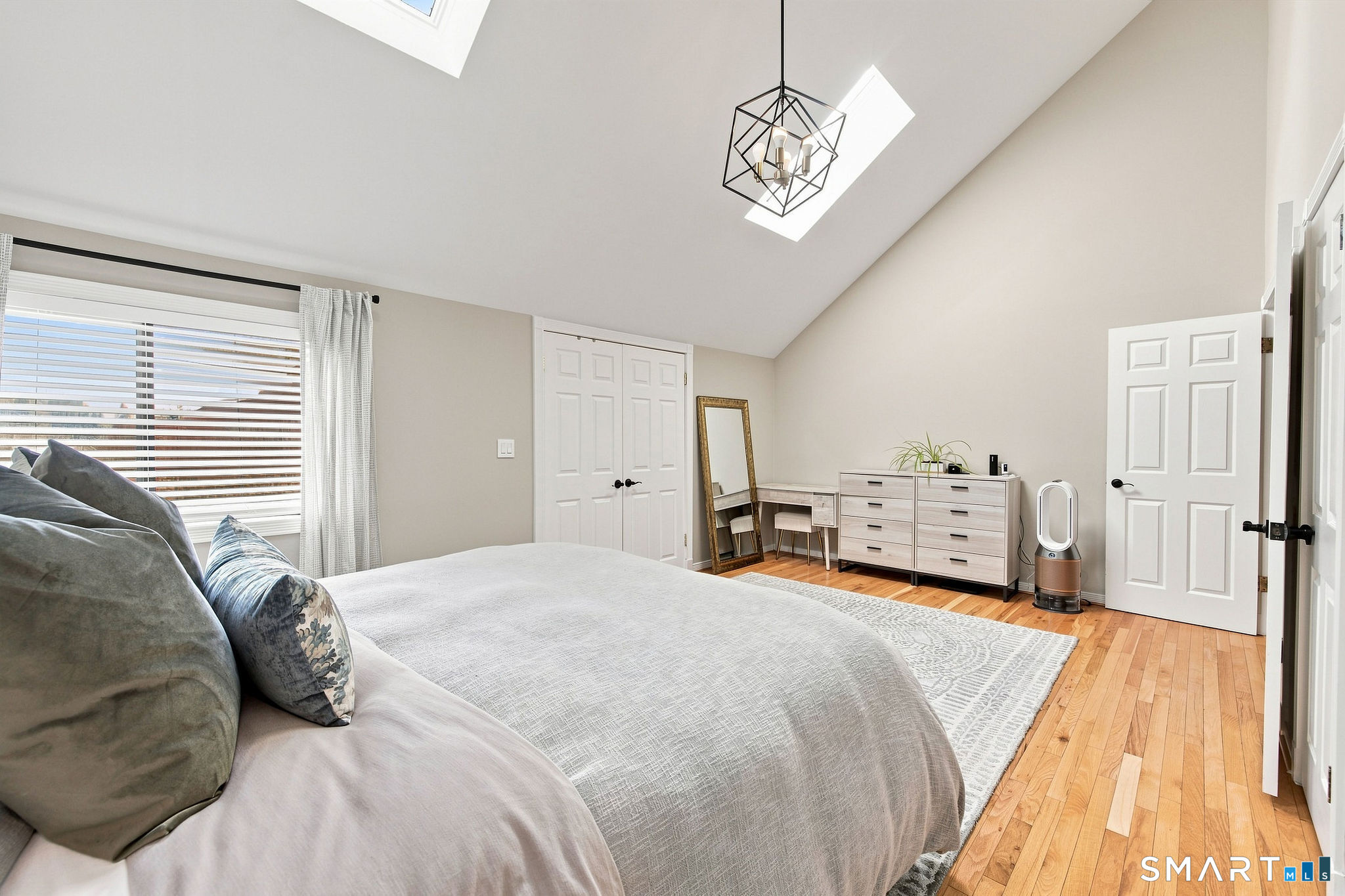 455 Hope Street Unit: 1E