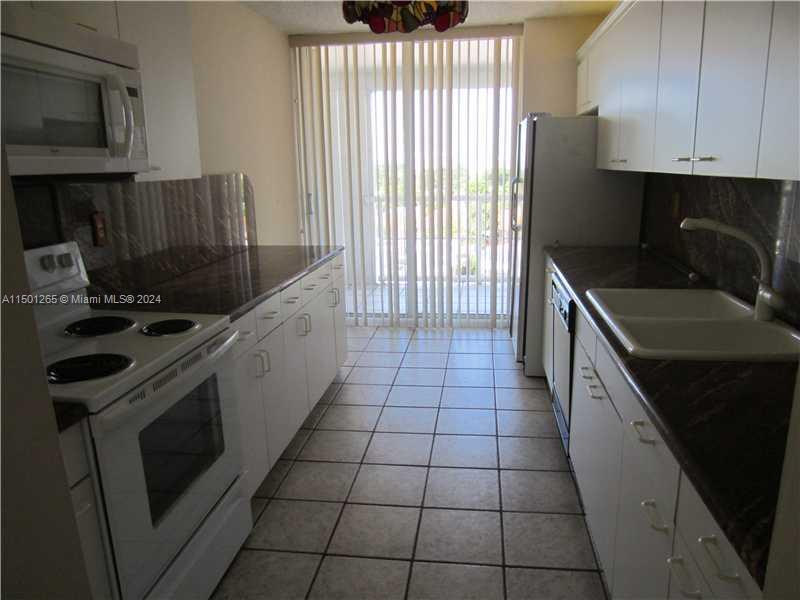9341 Collins Ave # 507