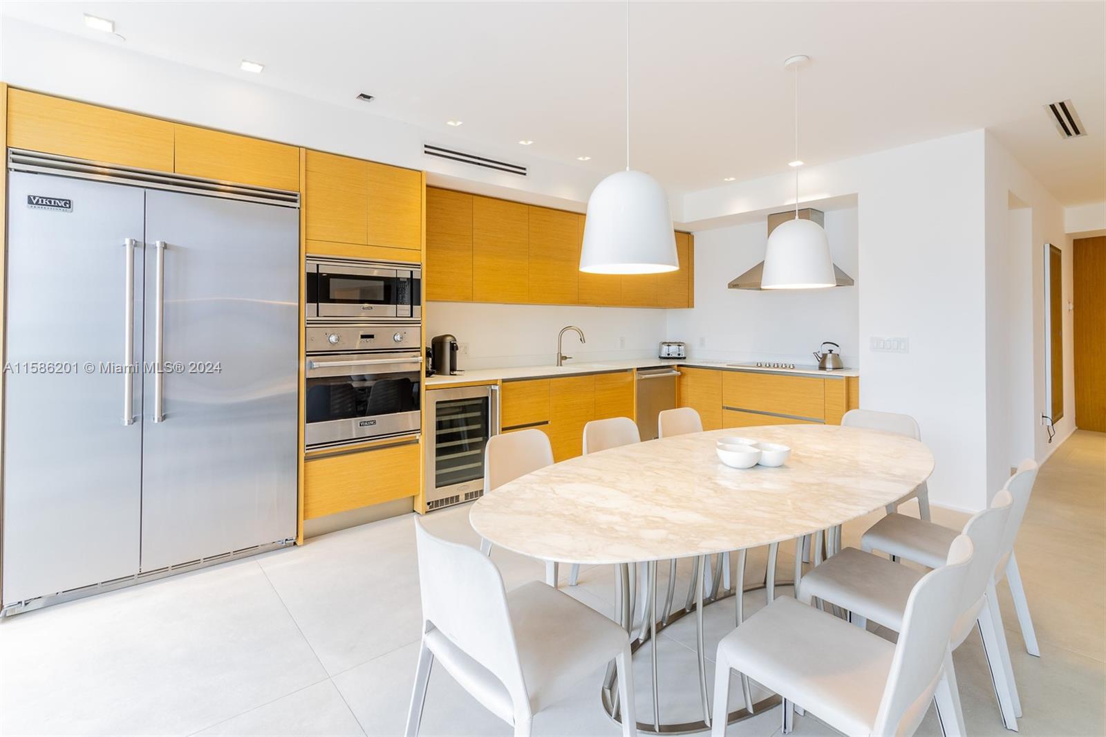 9601 Collins # 1009