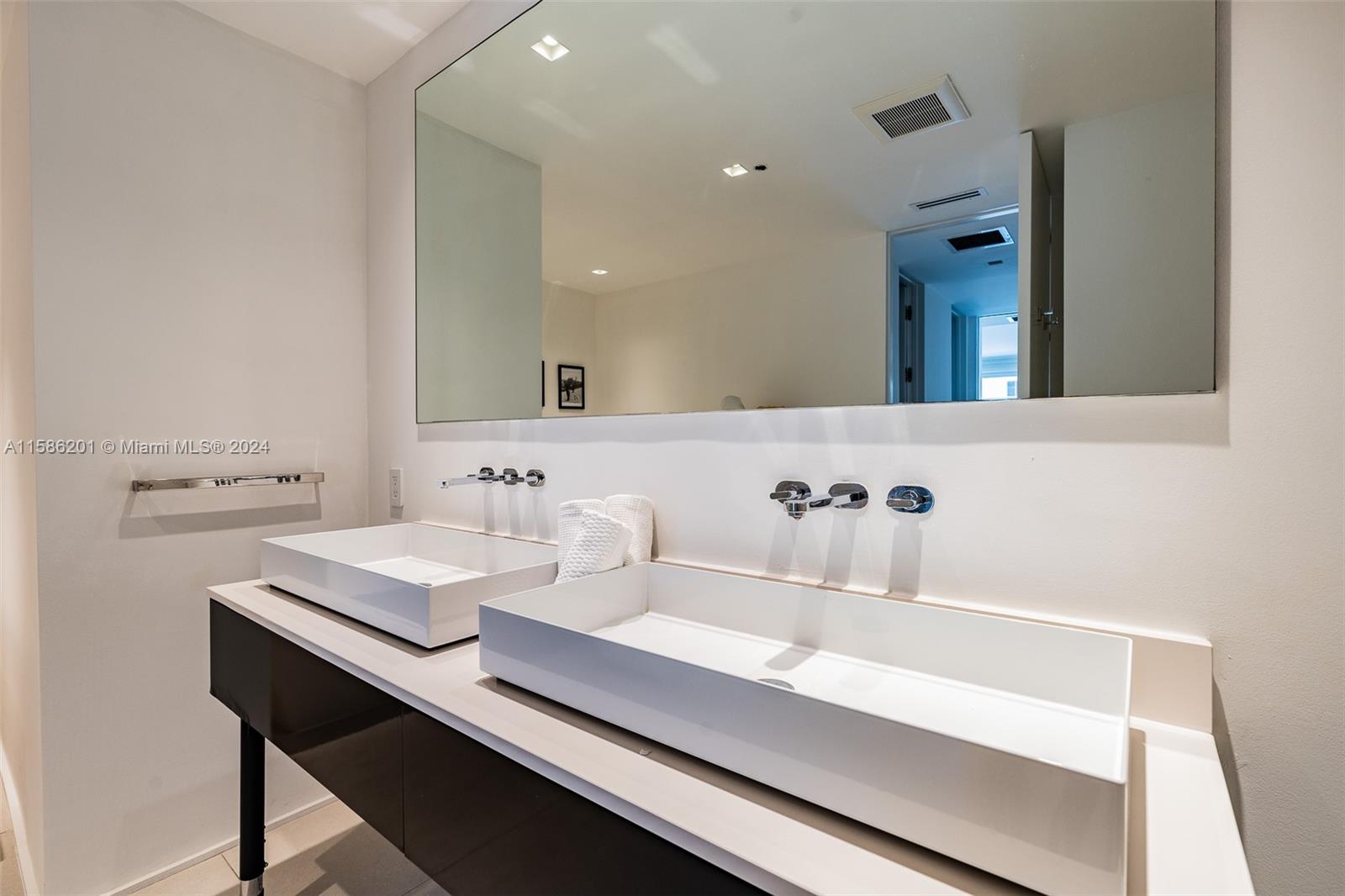 9601 Collins # 1009