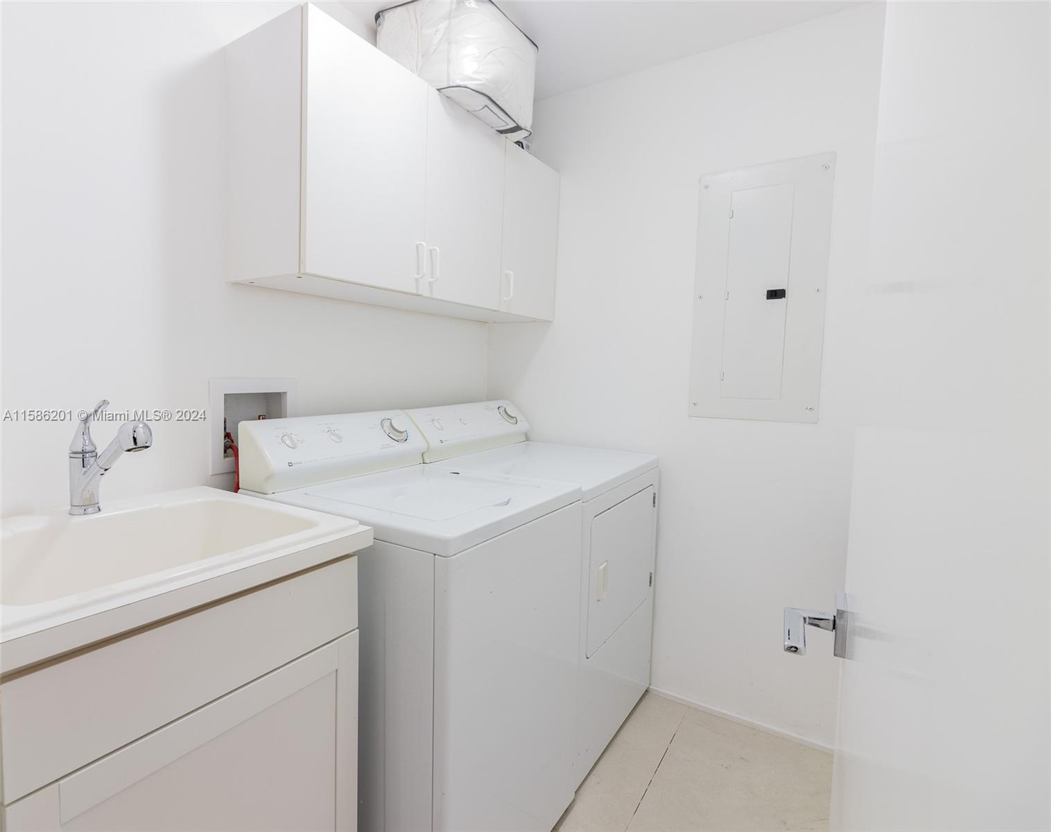 9601 Collins # 1009