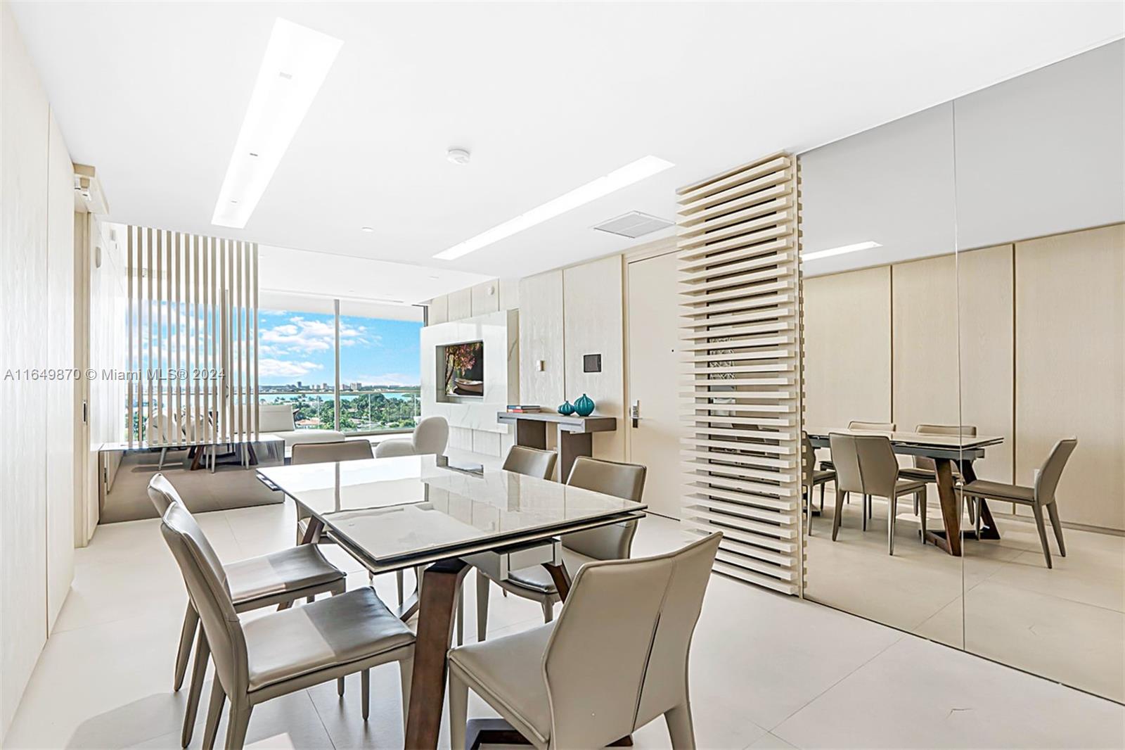 10201 Collins Ave # 905