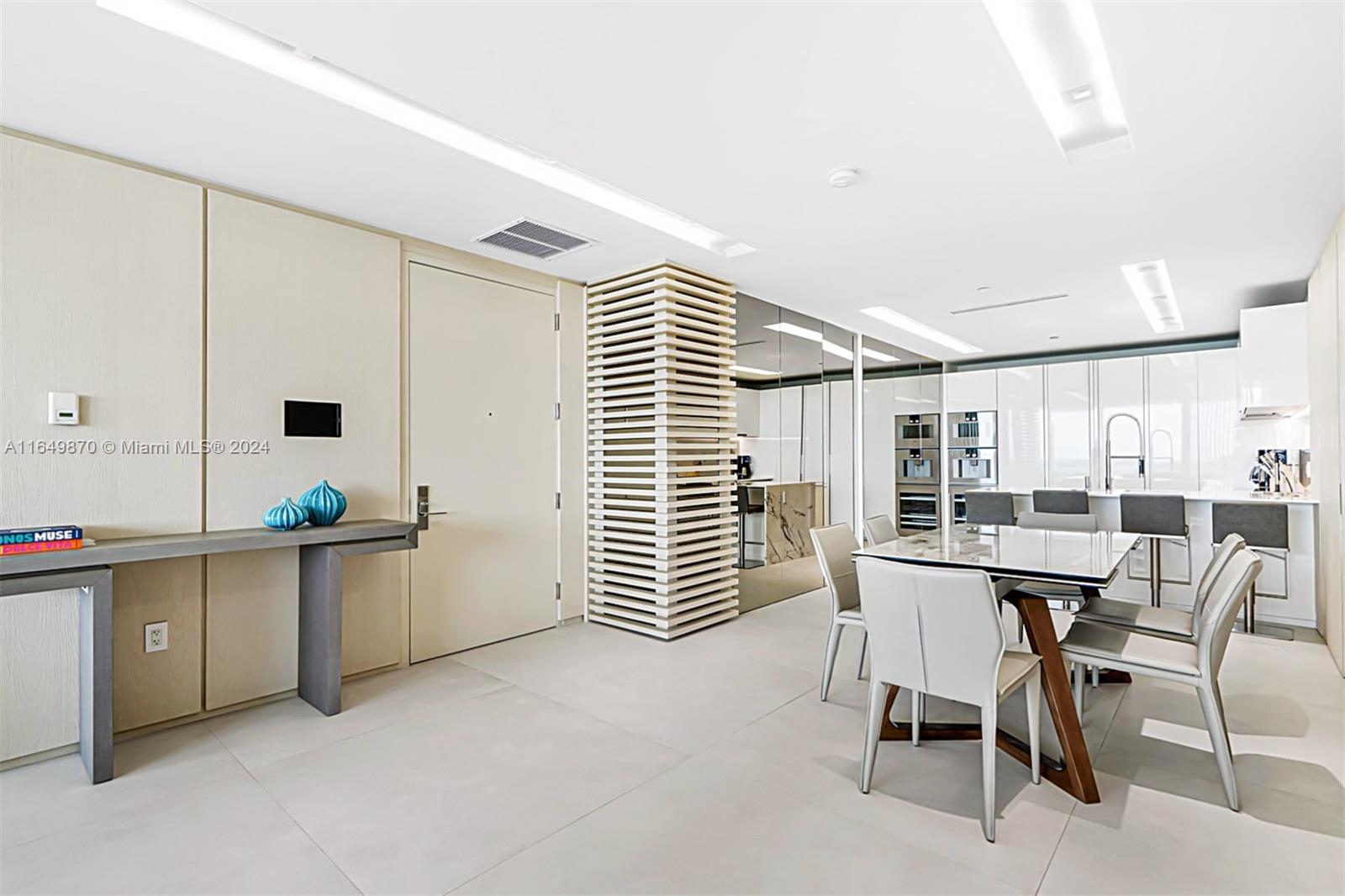 10201 Collins Ave # 905