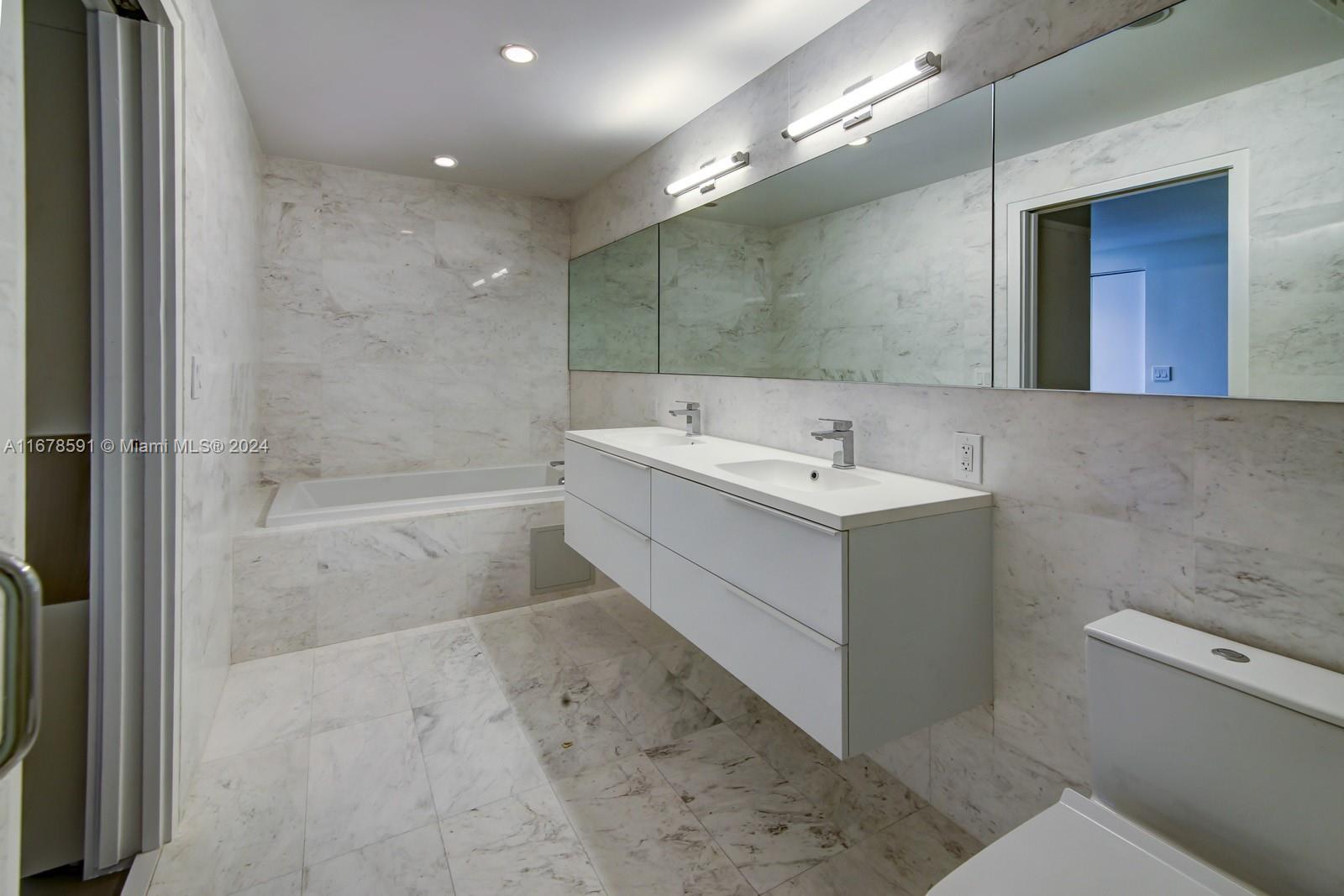 9940 W Bay Harbor Dr Unit: 7G-N