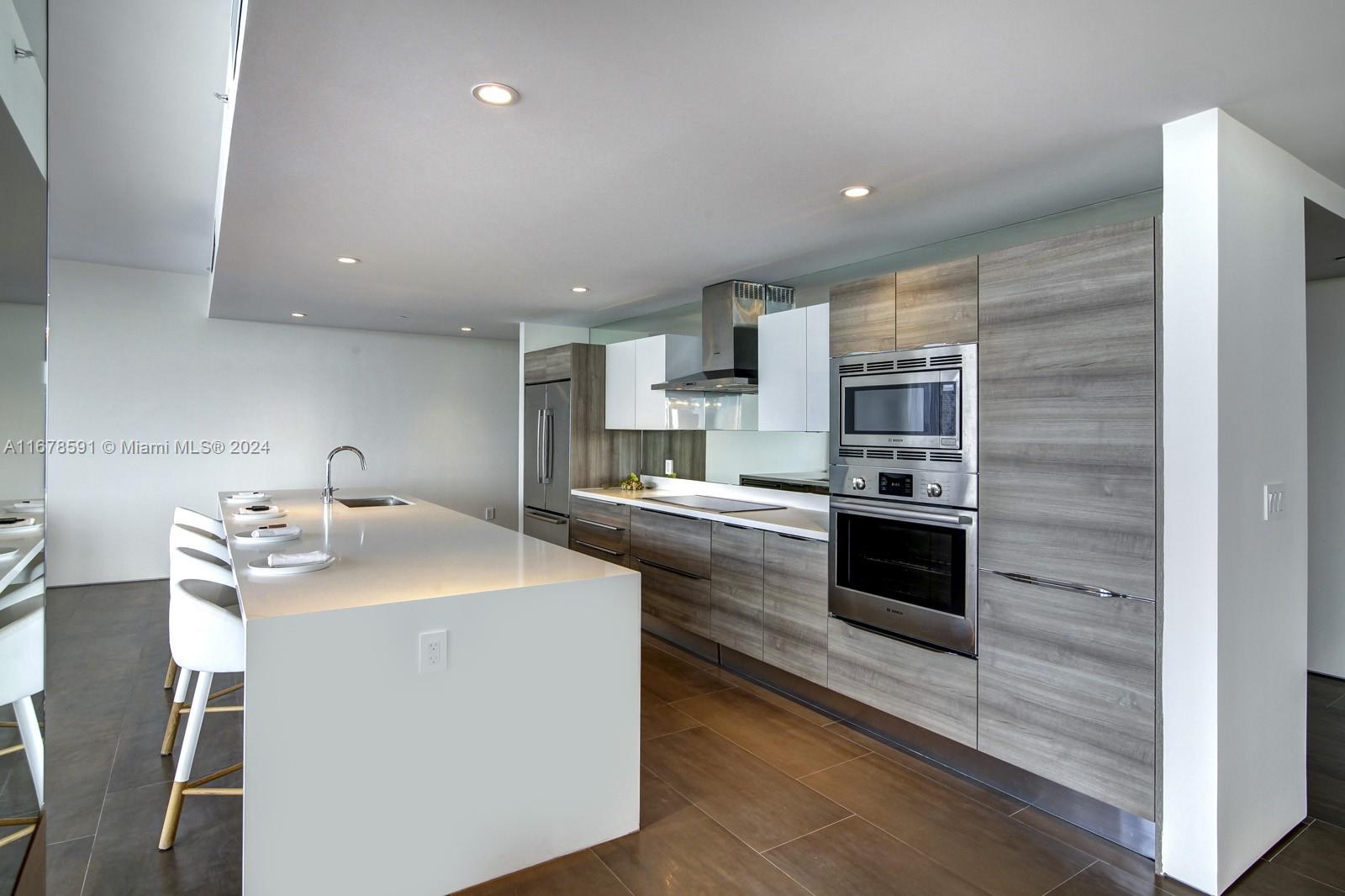 9940 W Bay Harbor Dr Unit: 7G-N