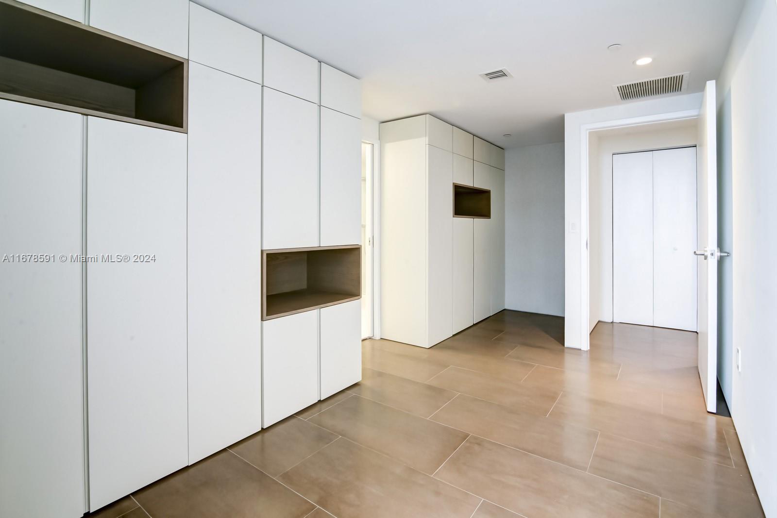 9940 W Bay Harbor Dr Unit: 7G-N