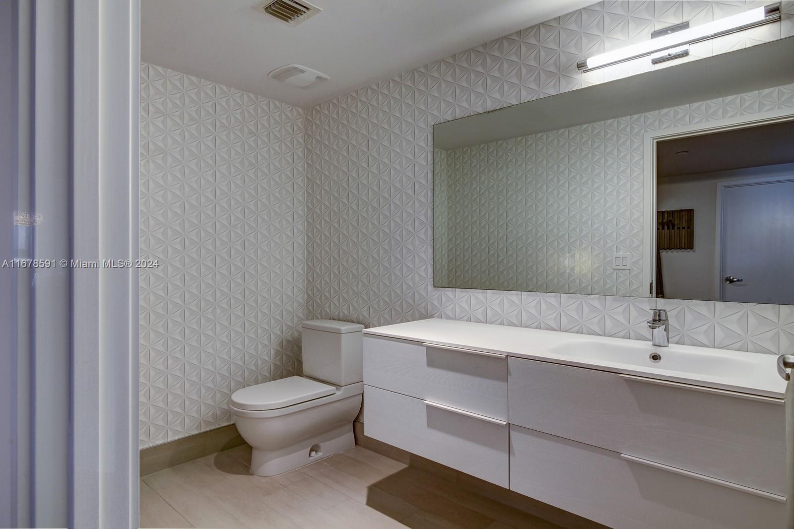 9940 W Bay Harbor Dr Unit: 7G-N