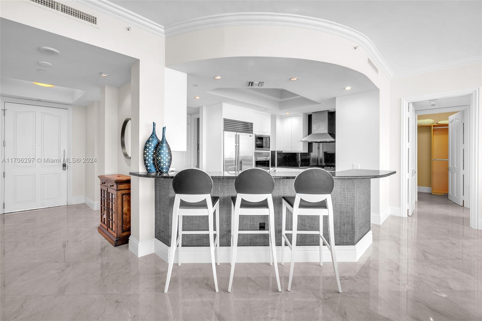 10295 Collins Ave # 2406