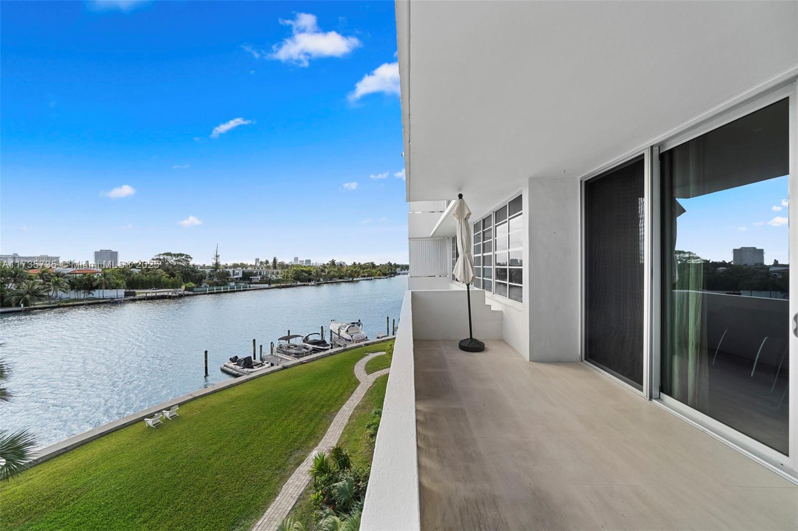 9101 E Bay Harbor Dr # 405