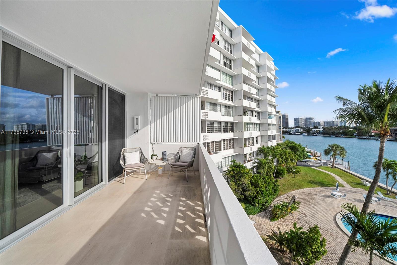 9101 E Bay Harbor Dr # 405