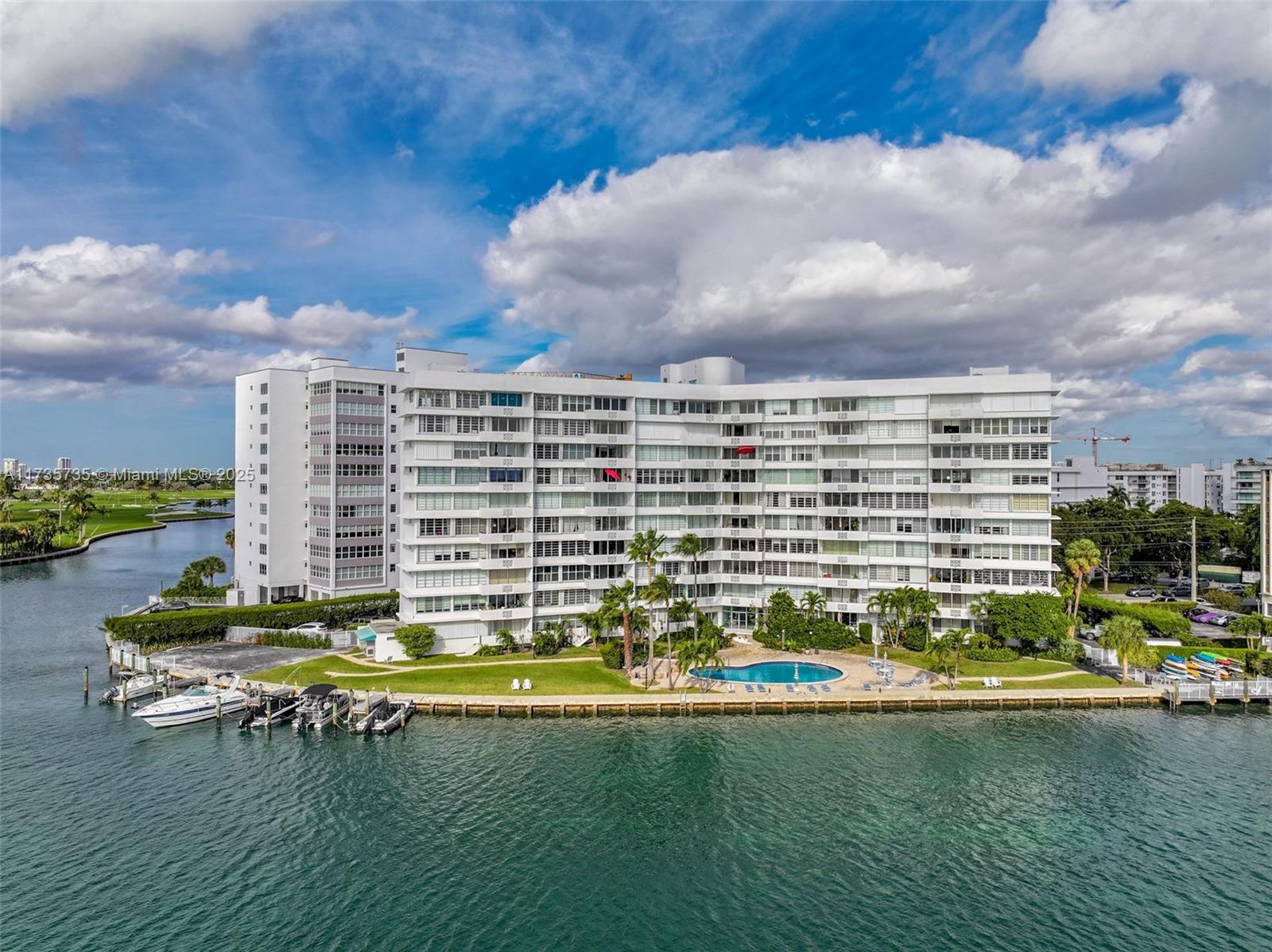 9101 E Bay Harbor Dr # 405