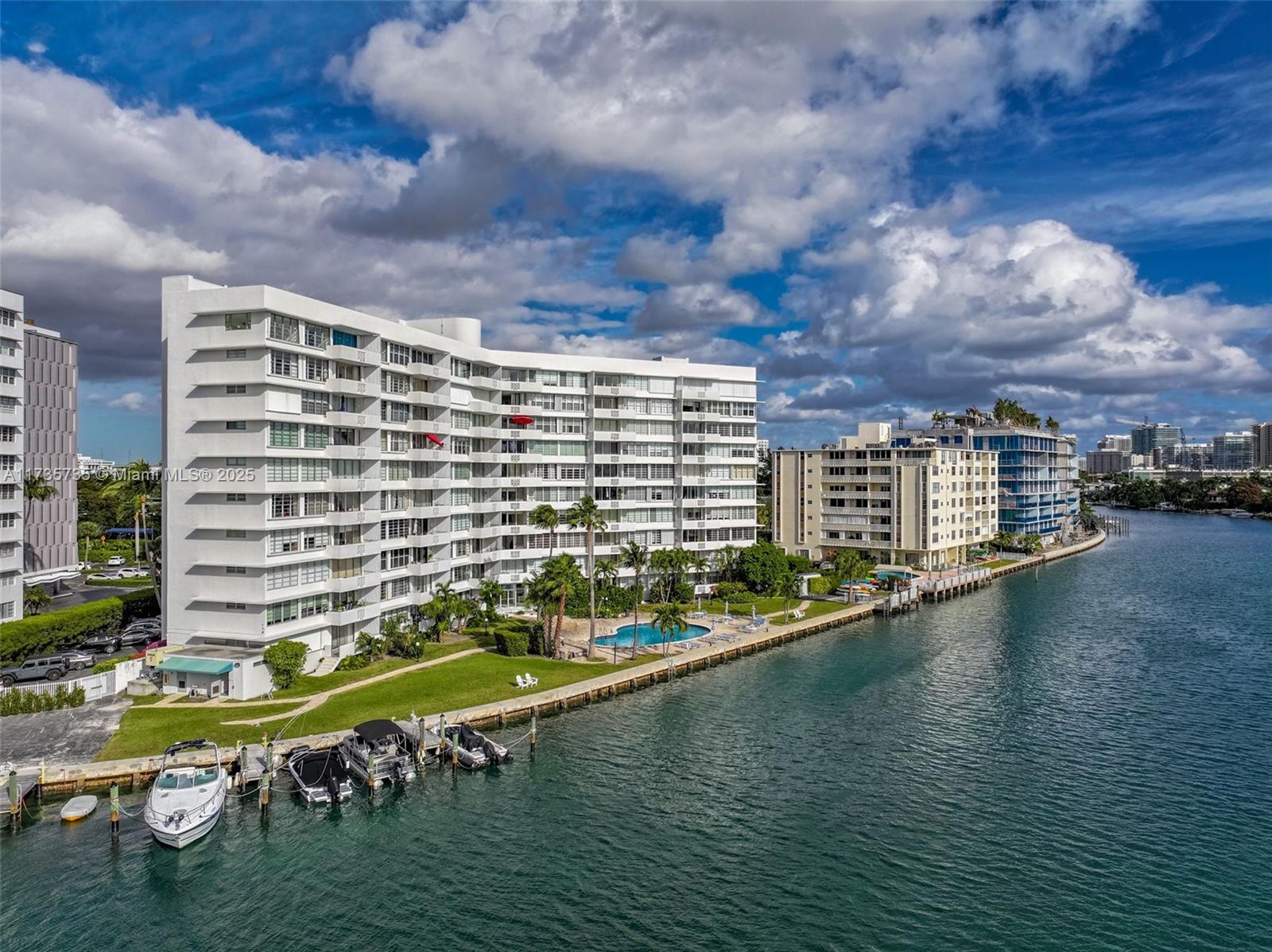 9101 E Bay Harbor Dr # 405