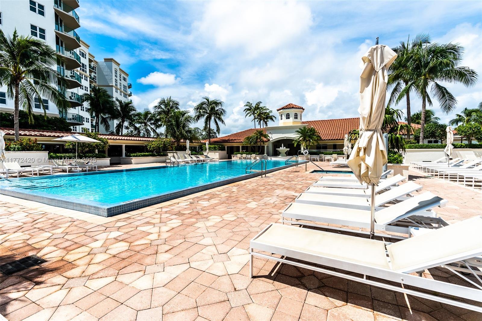 20000 E Country Club Dr # 1111