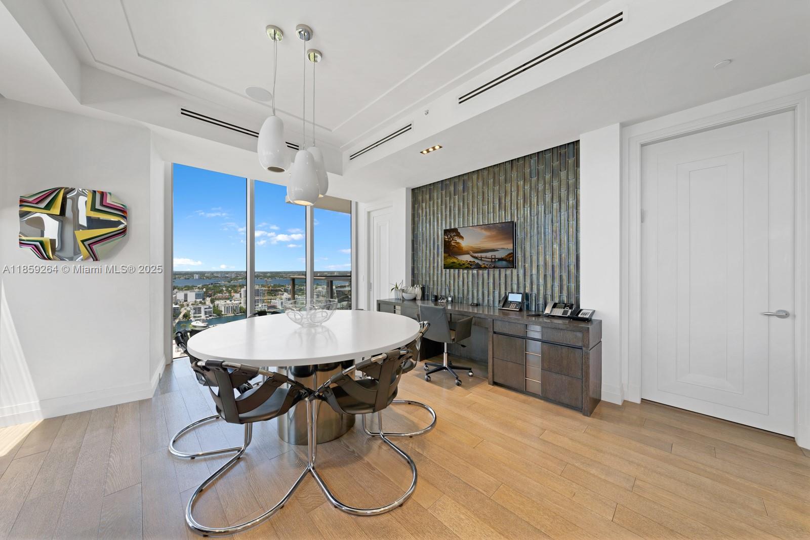 9701 Collins Ave Unit: PH01S