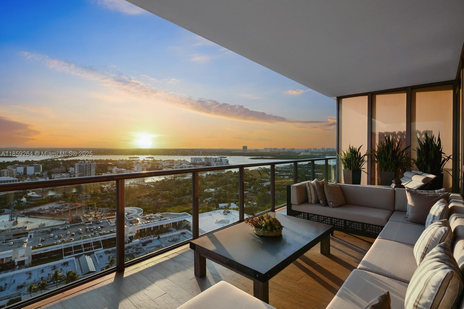 9701 Collins Ave Unit: PH01S