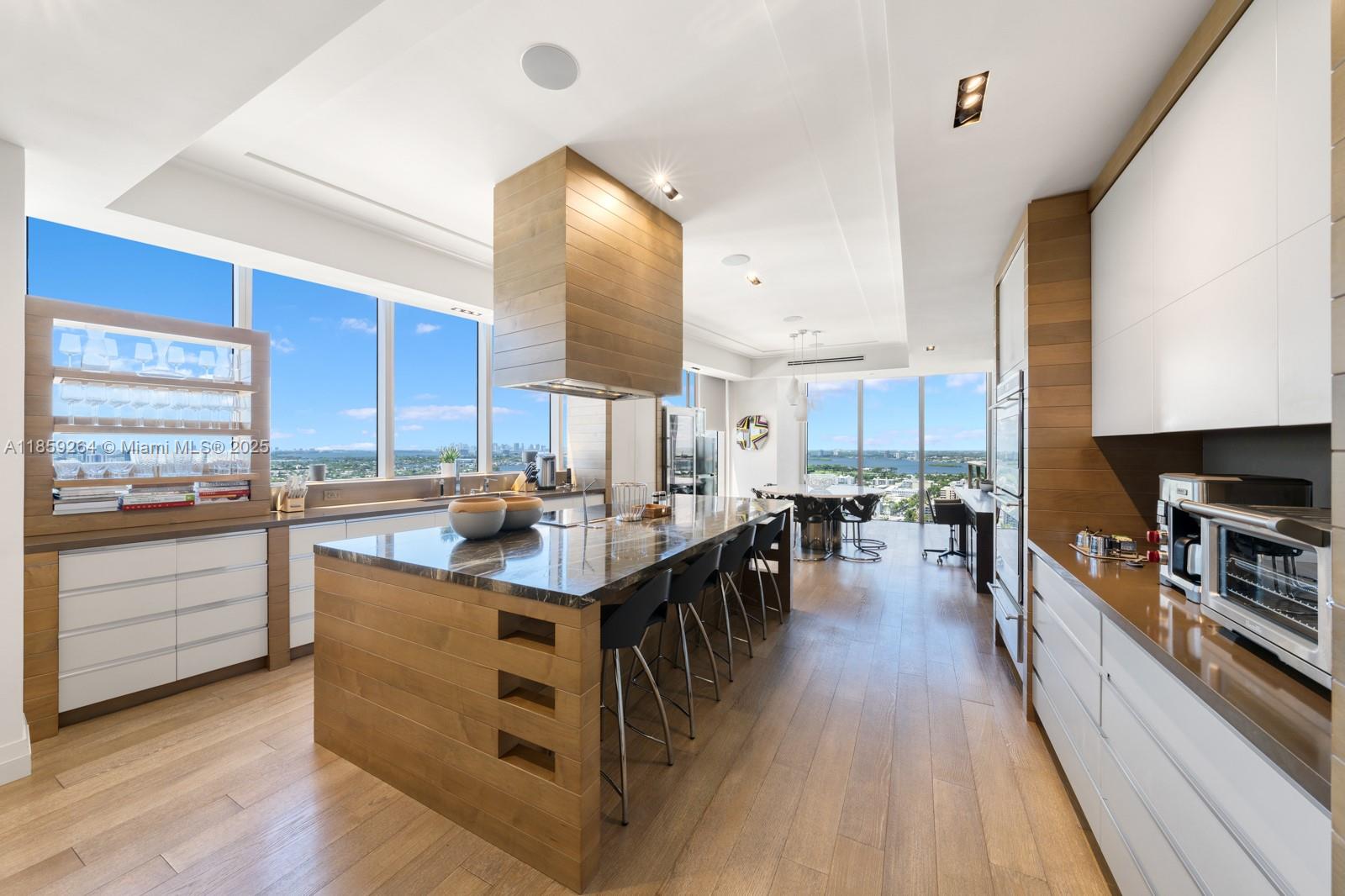 9701 Collins Ave Unit: PH01S