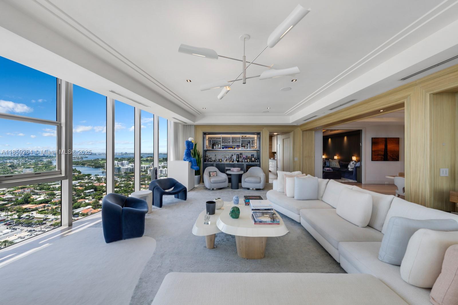 9701 Collins Ave Unit: PH01S