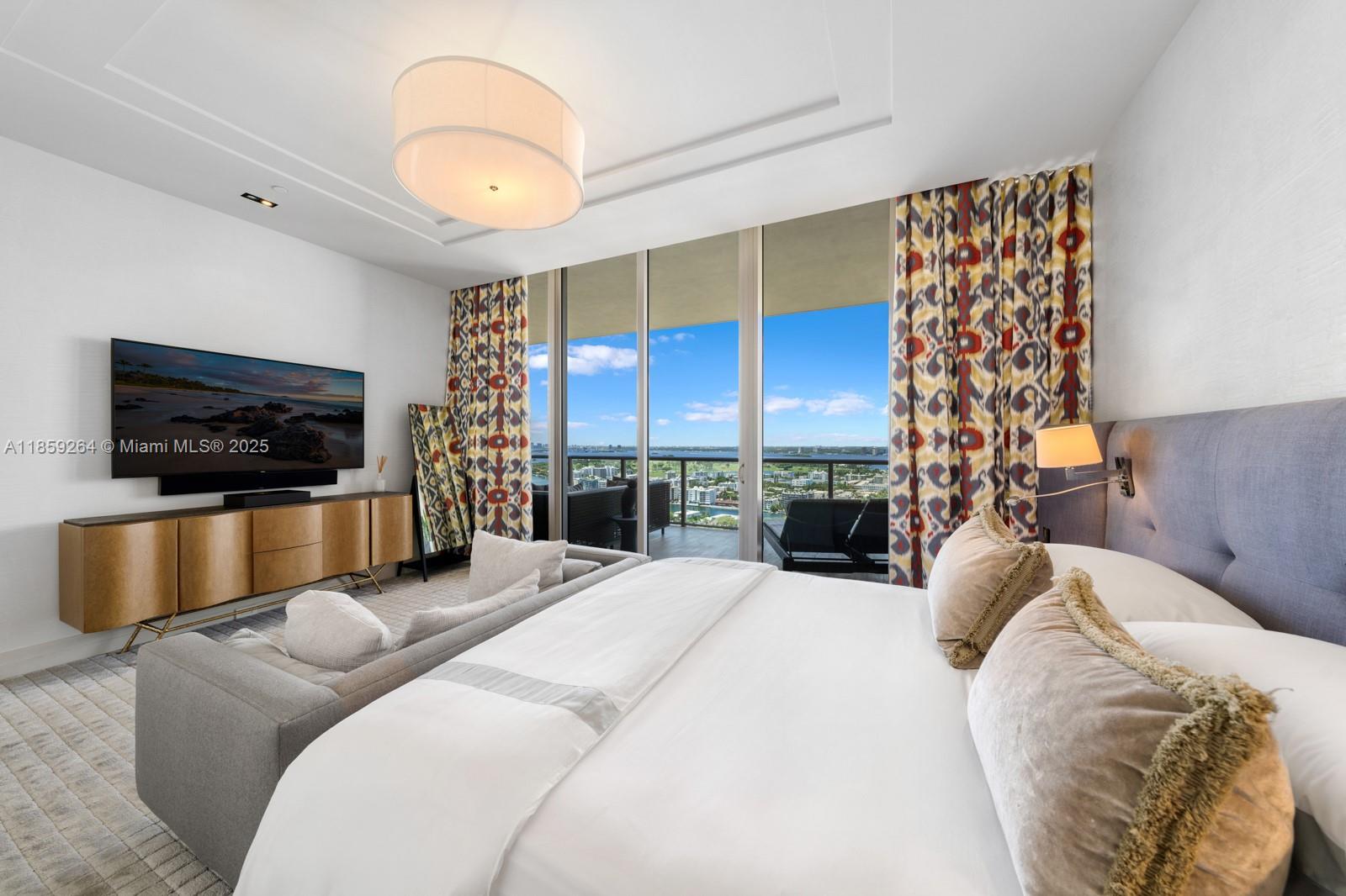 9701 Collins Ave Unit: PH01S