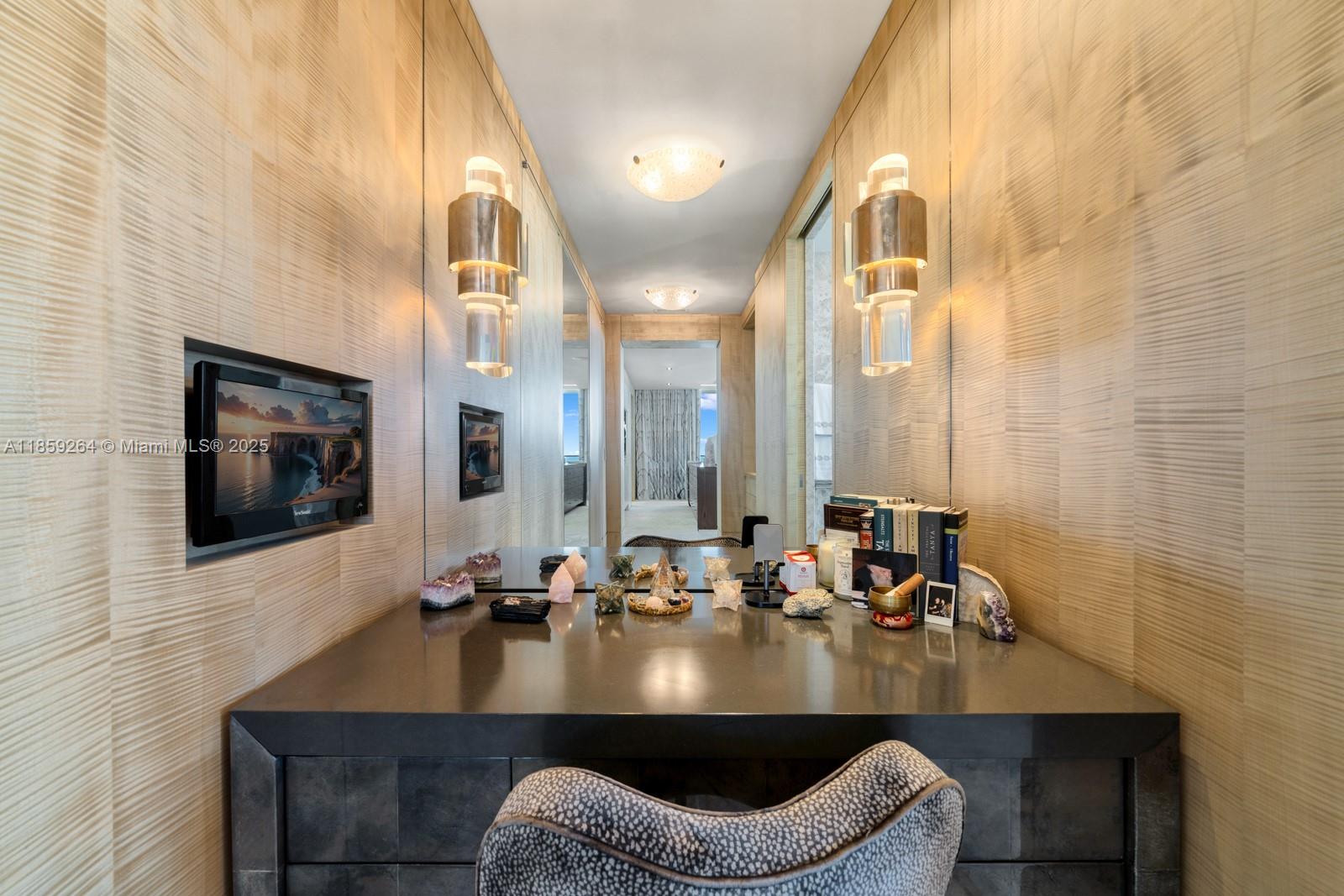 9701 Collins Ave Unit: PH01S