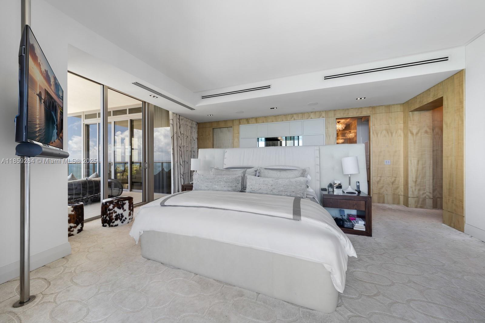 9701 Collins Ave Unit: PH01S