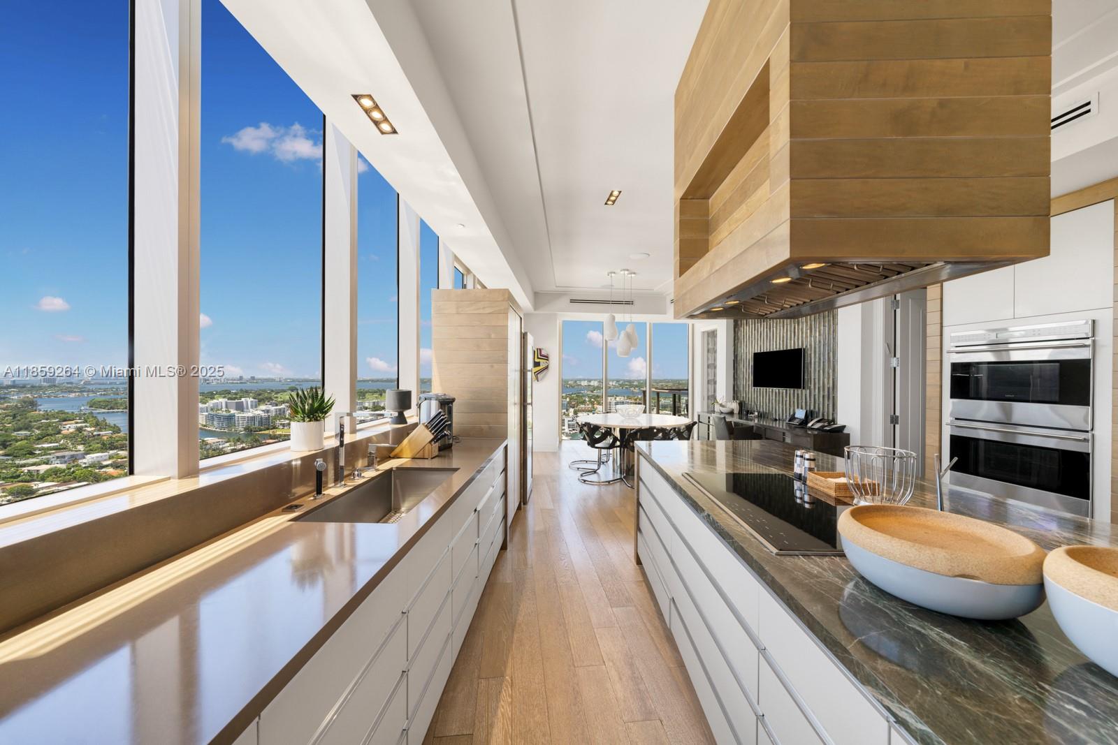 9701 Collins Ave Unit: PH01S