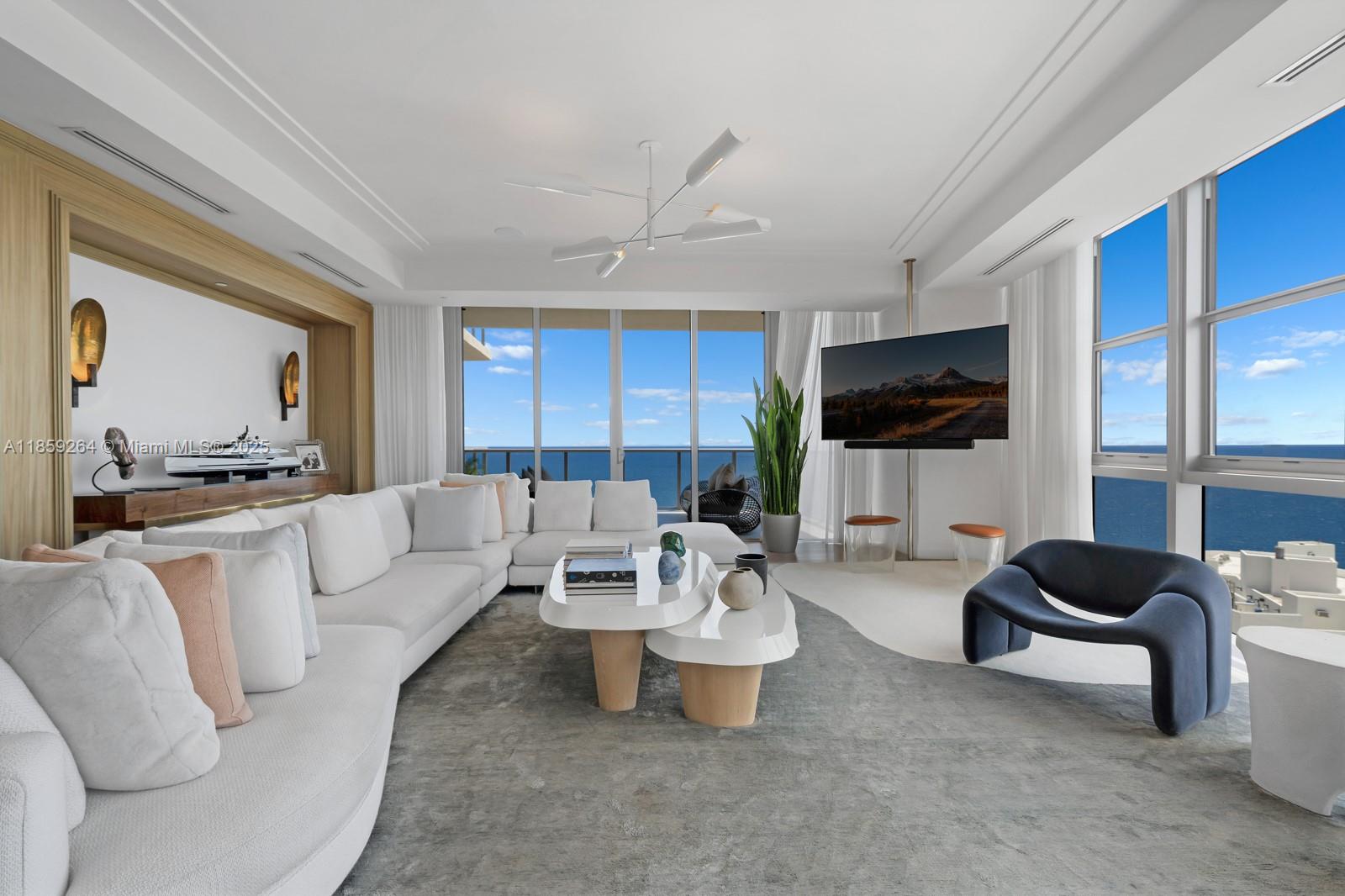 9701 Collins Ave Unit: PH01S