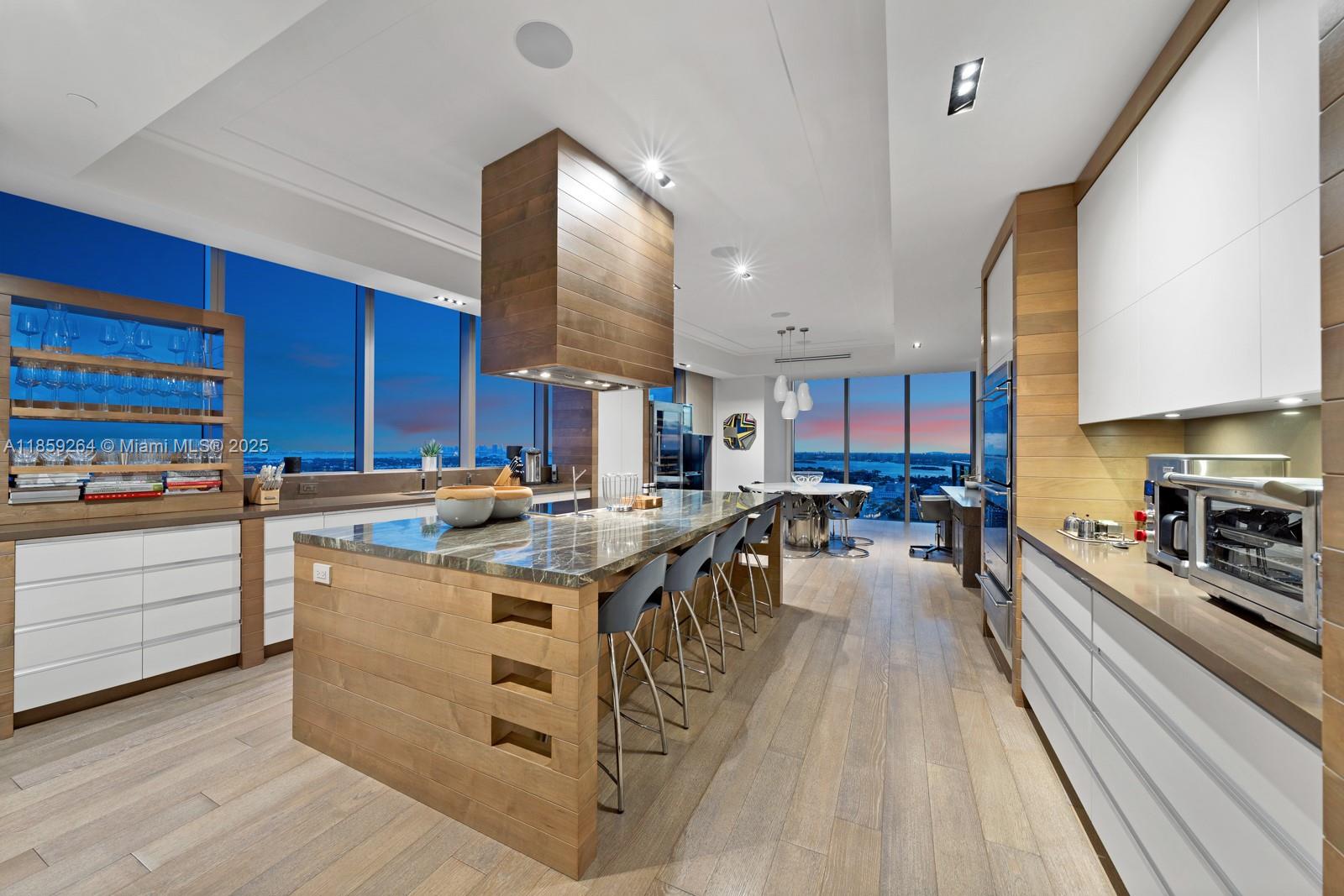 9701 Collins Ave Unit: PH01S