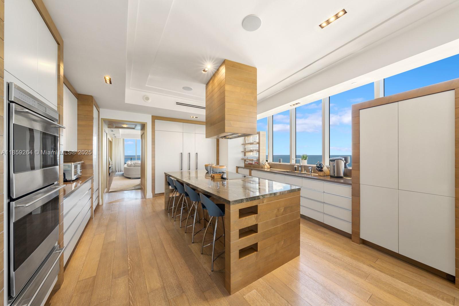 9701 Collins Ave Unit: PH01S