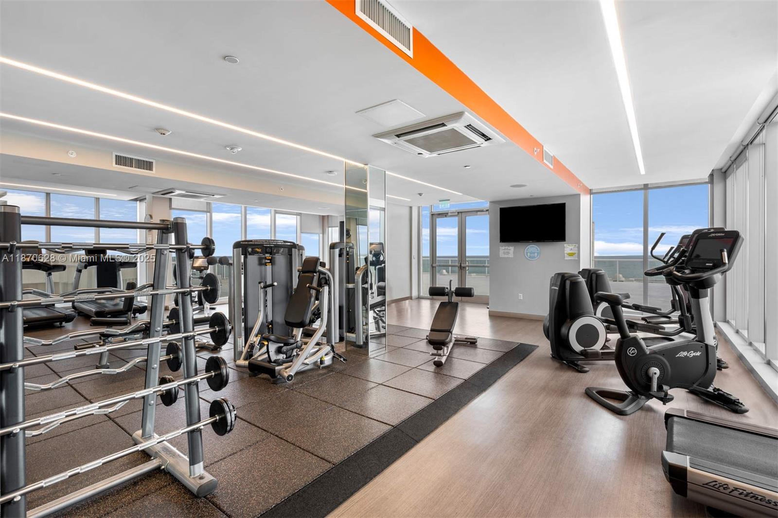 10155 Collins Ave # 1605