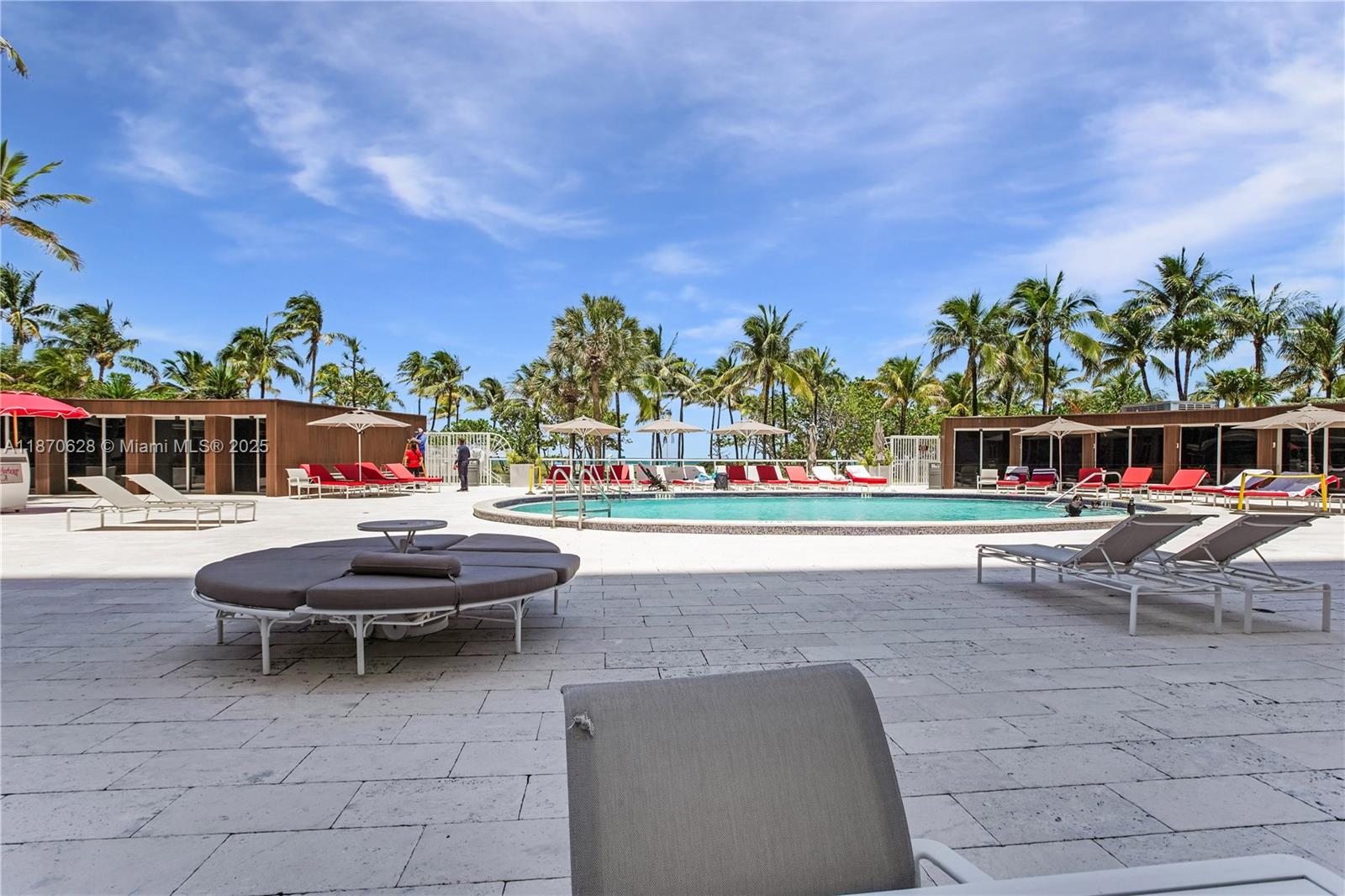 10155 Collins Ave # 1605