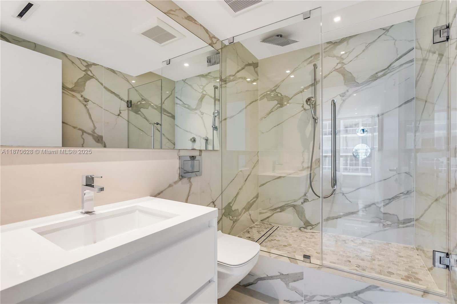 10155 Collins Ave # 1605