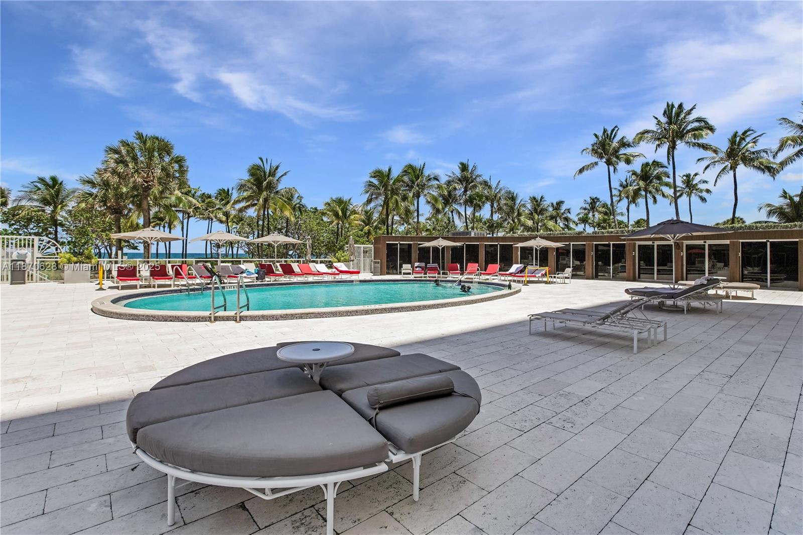 10155 Collins Ave # 1605