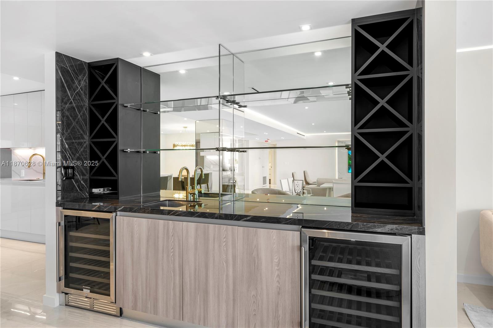 10155 Collins Ave # 1605