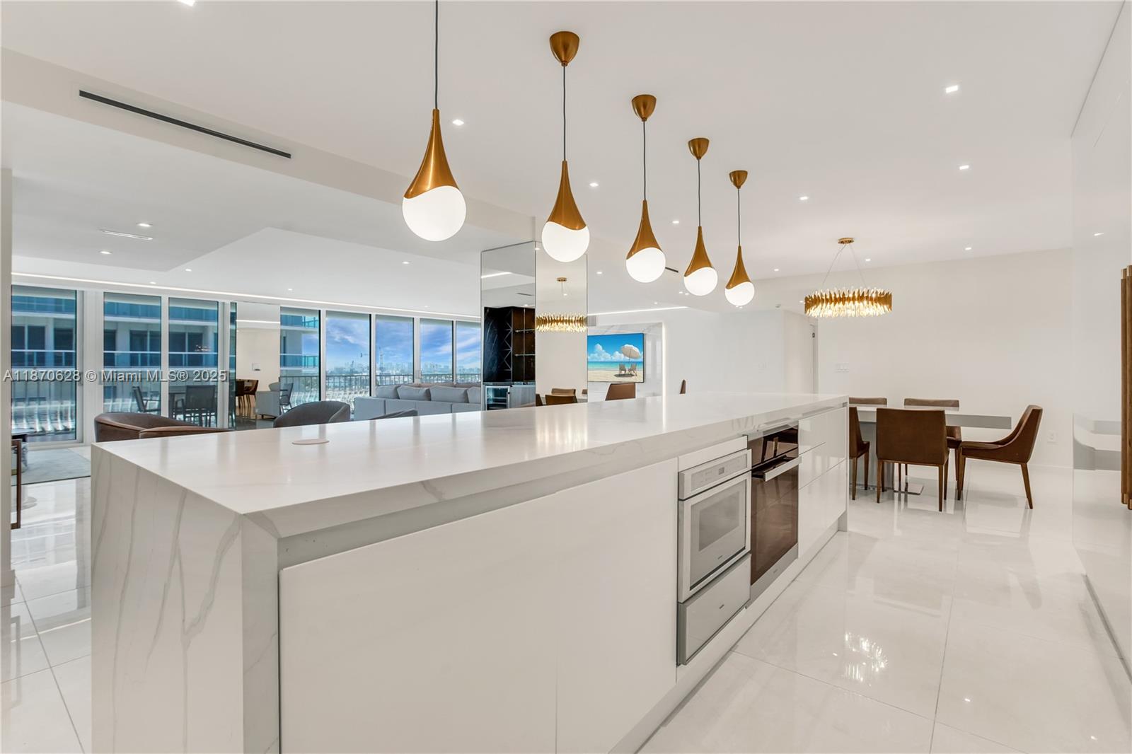 10155 Collins Ave # 1605