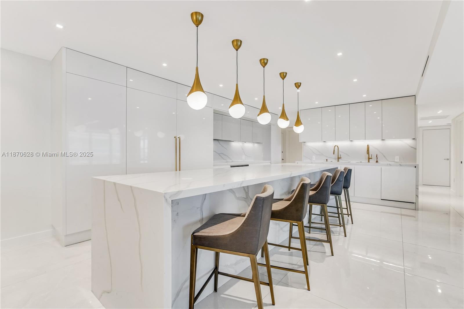 10155 Collins Ave # 1605